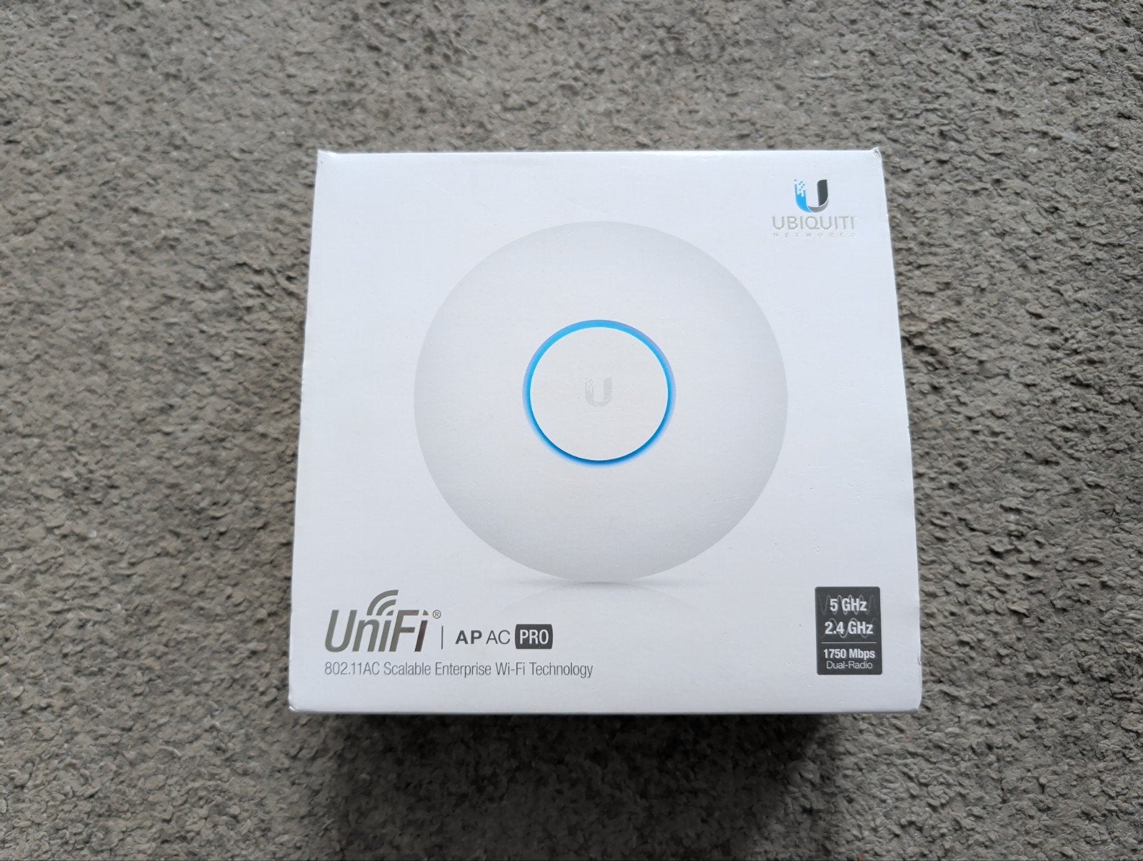Ubiquiti UniFi AP AC Pro – met doos en montagemateriaal, Ophalen of Verzenden, Zo goed als nieuw, Ubiquiti