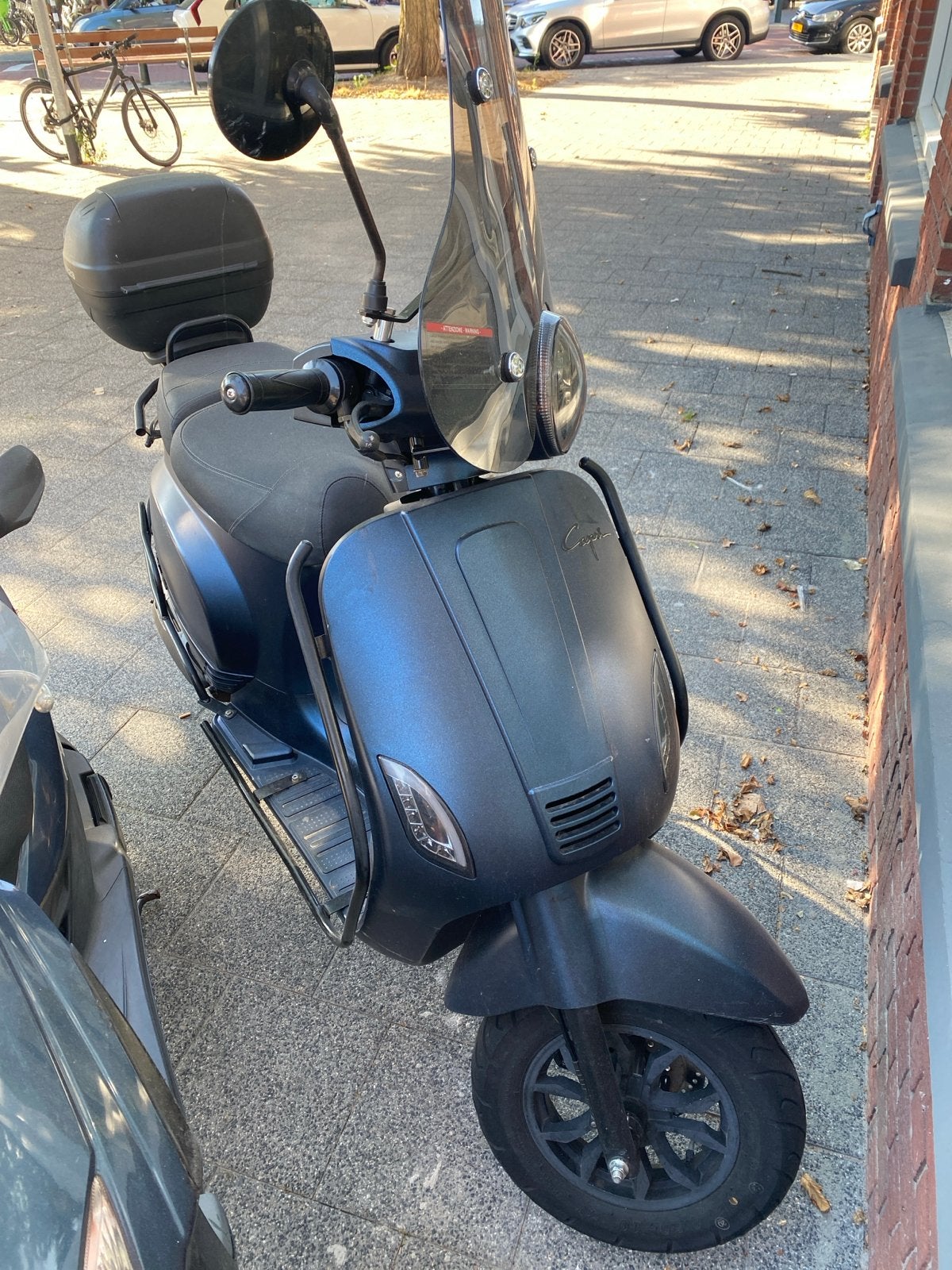 Capri bromscooter uit 2021, rijdt 50 km/u, Fietsen en Brommers, Snorfietsen en Snorscooters, Ophalen, Gebruikt, Benzine, Overige merken