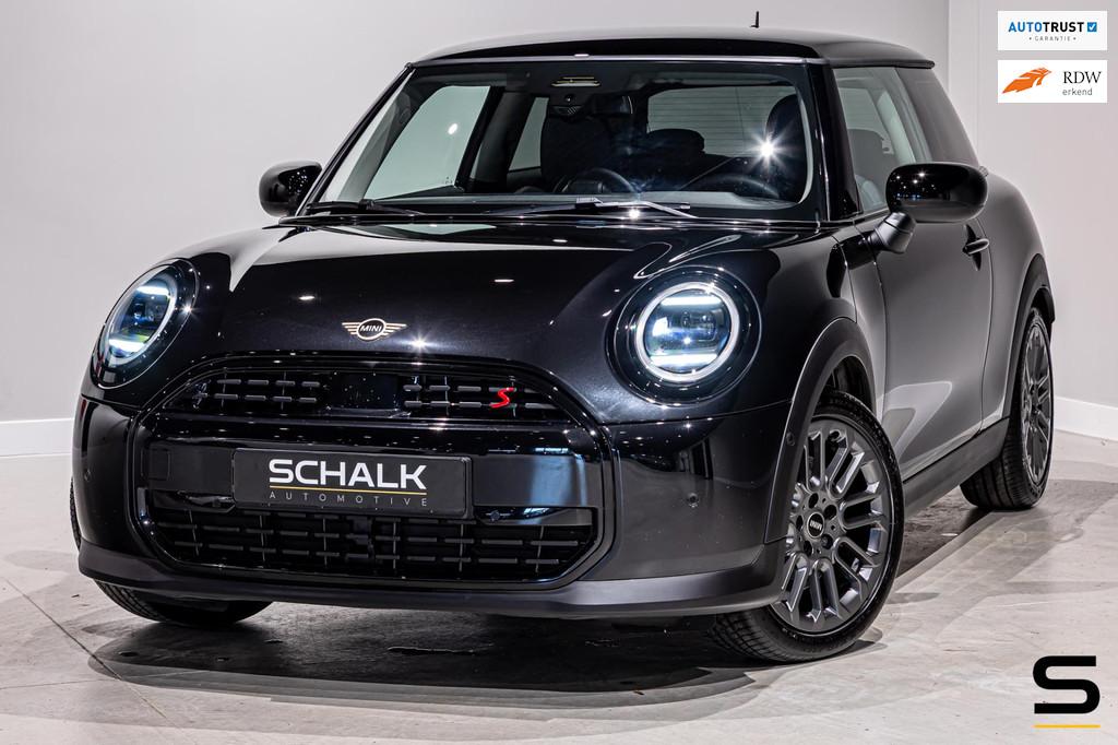 Mini Mini 2.0 Cooper S Favoured S|HUD|Leder|Cam|1eig|Garanti, Auto's, Mini, 1998 cc, Zwart, Zwart, Bedrijf