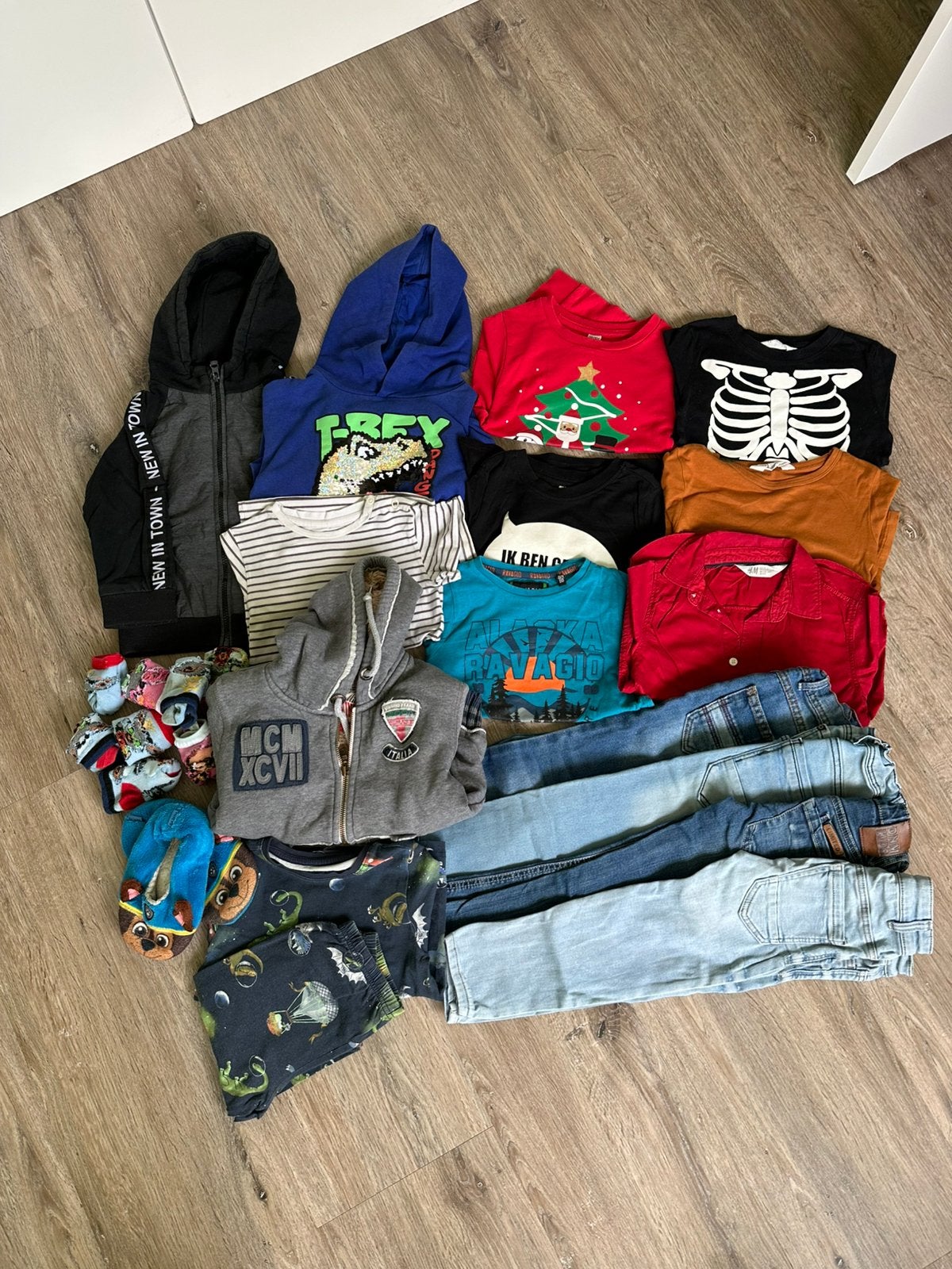 Groot kleding pakket jongen maat 98/104 (23 stuks), Ophalen of Verzenden, Zo goed als nieuw