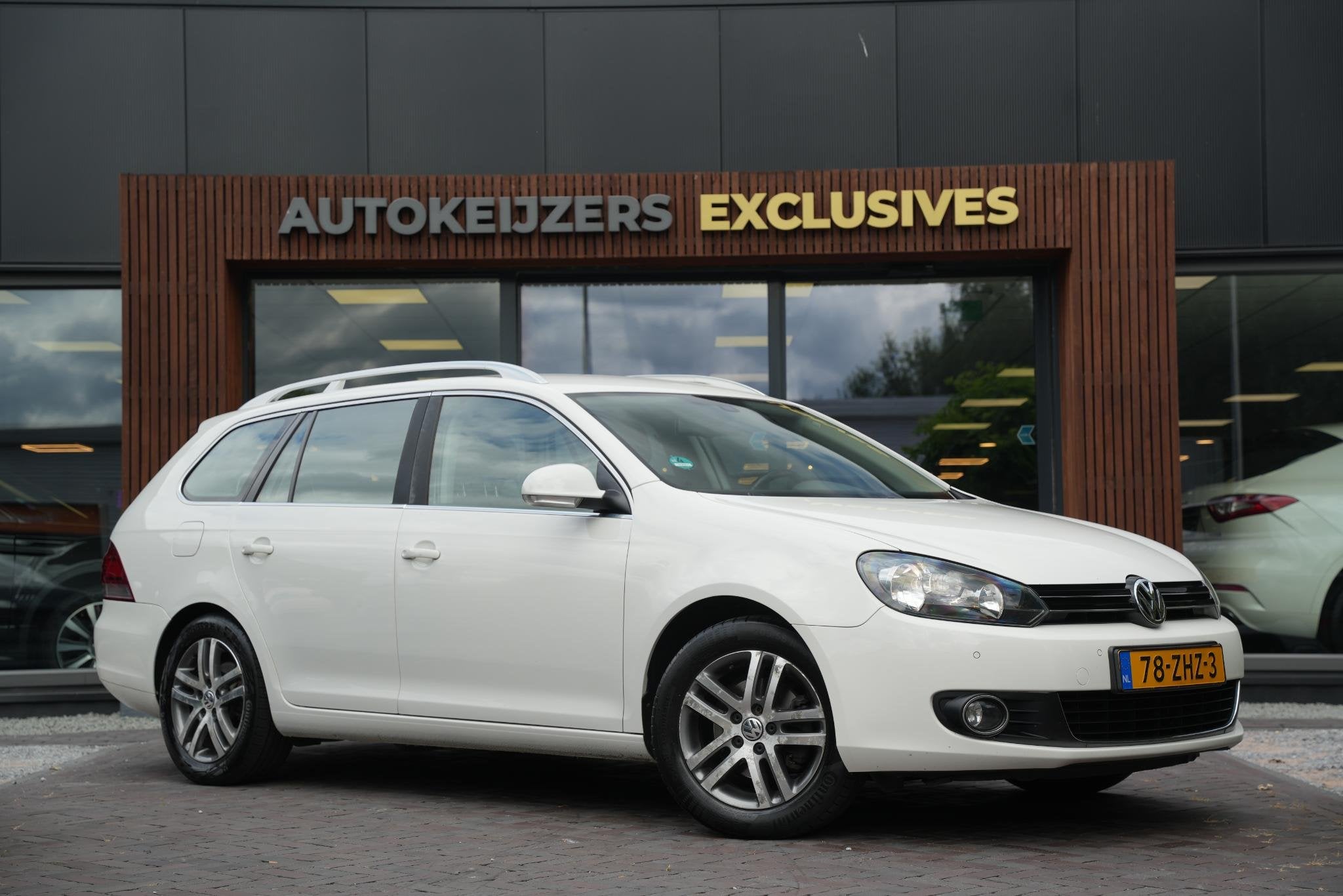 Volkswagen Golf Variant 1.2 TSI High Executive Line BlueMoti, Voorwielaandrijving, Euro 5, Gebruikt, 4 cilinders