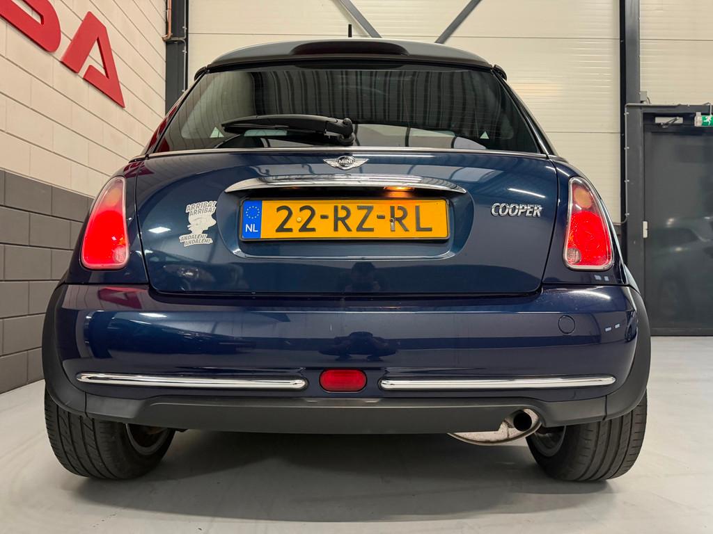 Mini Mini 1.6 Cooper Checkmate|Airco|Cruise|half lederen int, Voorwielaandrijving, Gebruikt, 4 cilinders, Handgeschakeld