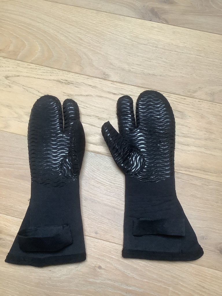 Te koop aangeboden duik wanten maat L., Ophalen of Verzenden, Gebruikt, Overige typen