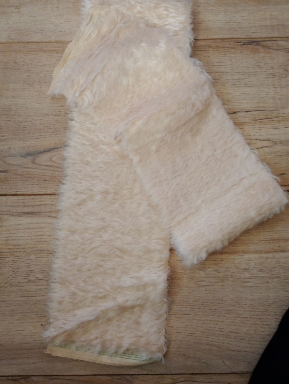 Blond Mohair Steiff Stof - Dicht, Licht Krullend (145x15cm), Wol, Beige, Nieuw, Ophalen of Verzenden