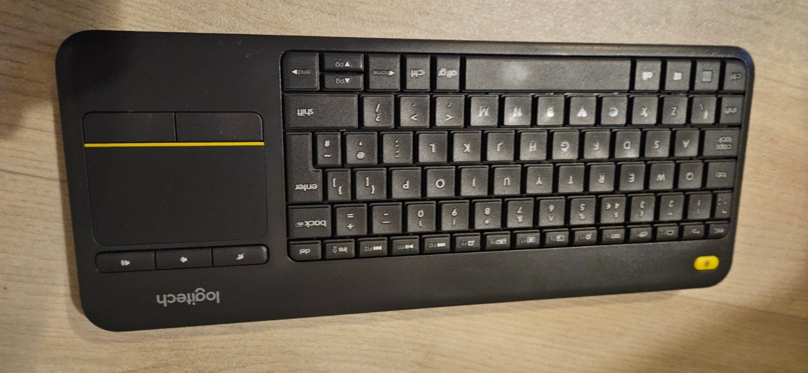 Logitech K400+ Draadloos Toetsenbord met Touchpad, Ophalen, Logitech, Zo goed als nieuw, Draadloos