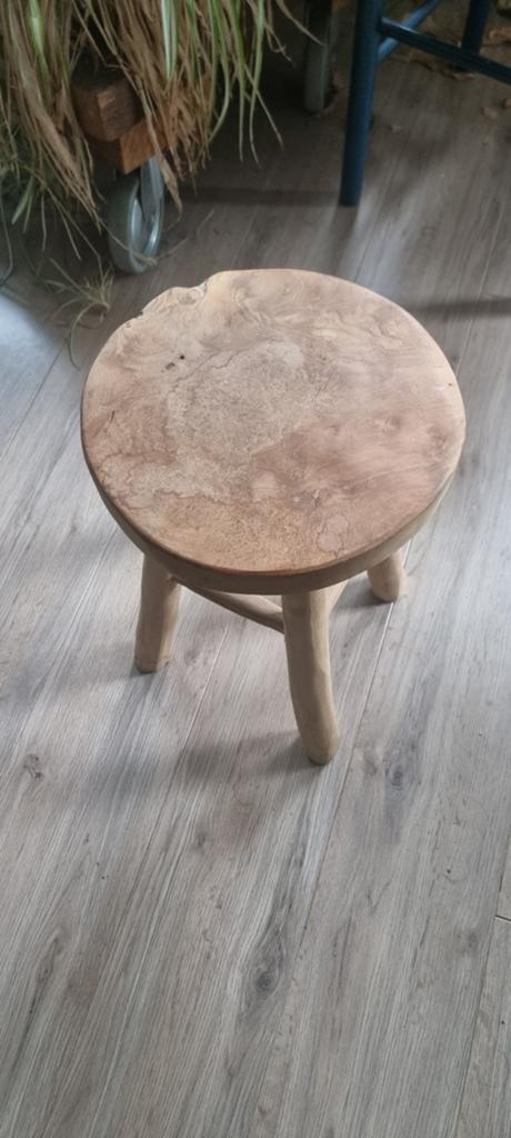 Decowood Teak Houten Krukje - W30H42, Huis en Inrichting, Krukjes, Ophalen of Verzenden, Zo goed als nieuw, Hout