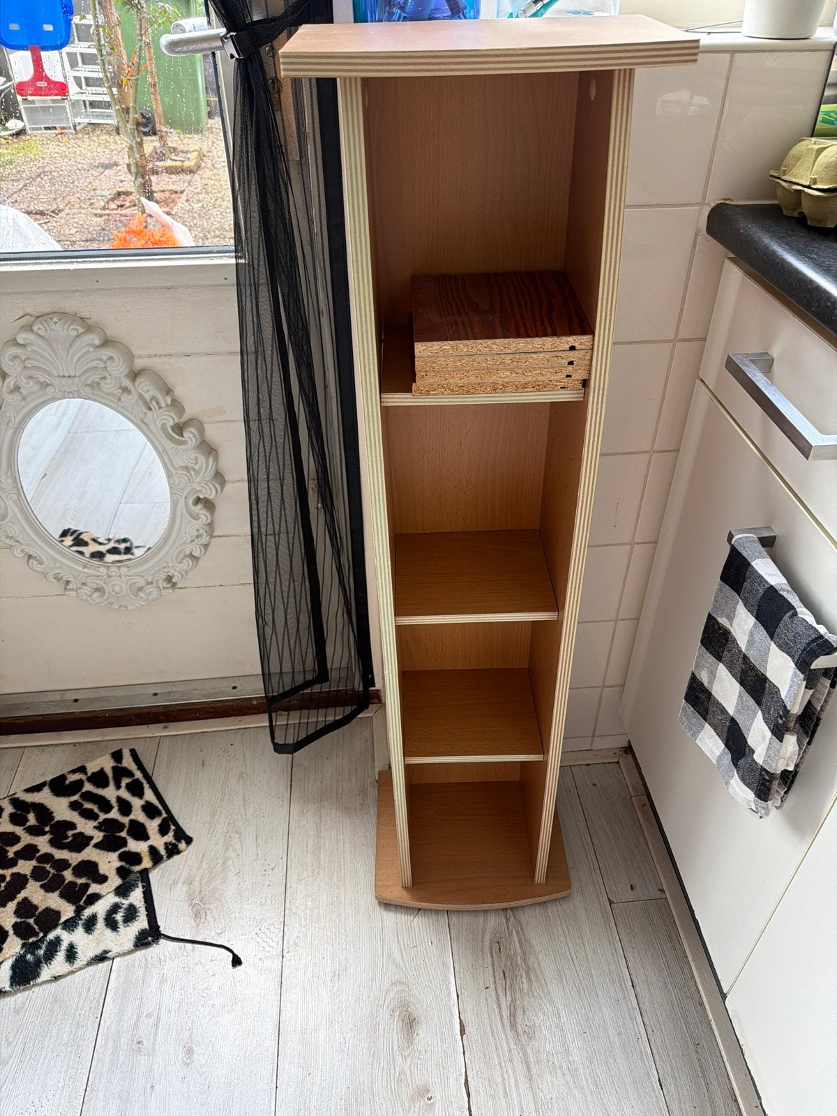 Gratis Decoratie Kastje - Multifunctioneel Houten Rek, Ophalen, Gebruikt