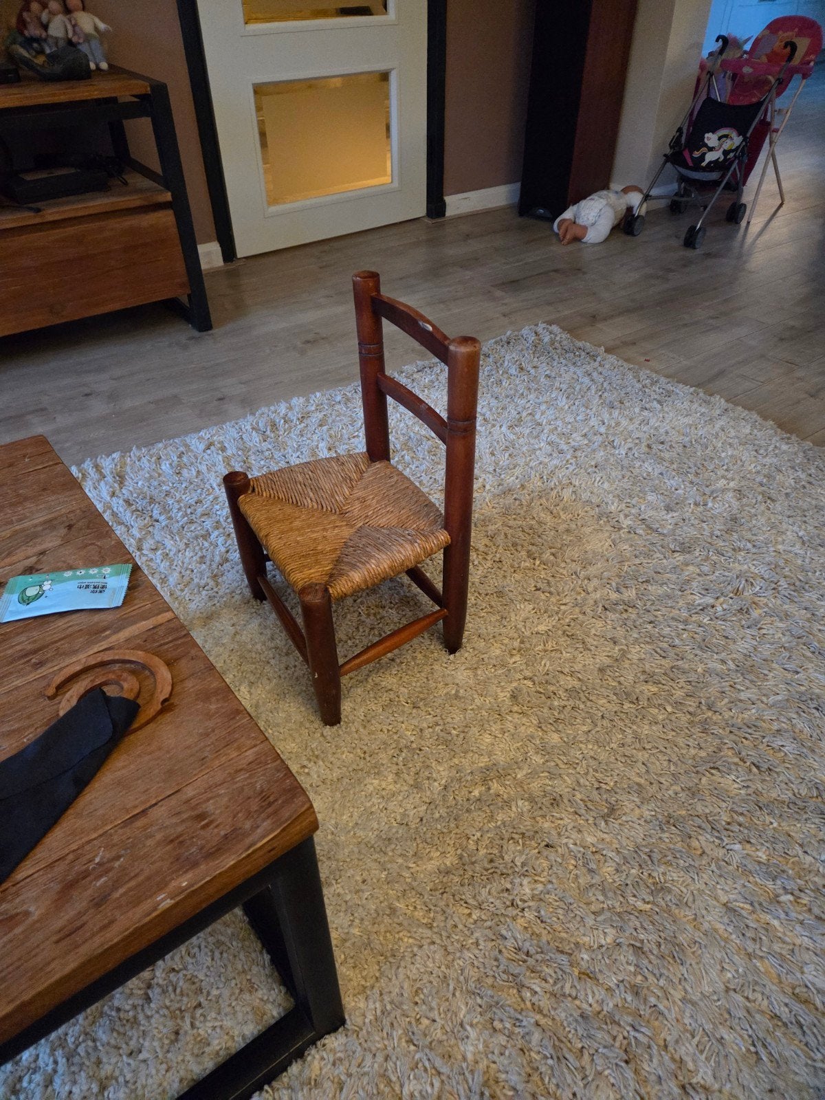 Houten kinderstoel met rieten zitting, Gebruikt, Bruin, Eén, Rustiek, Landelijk