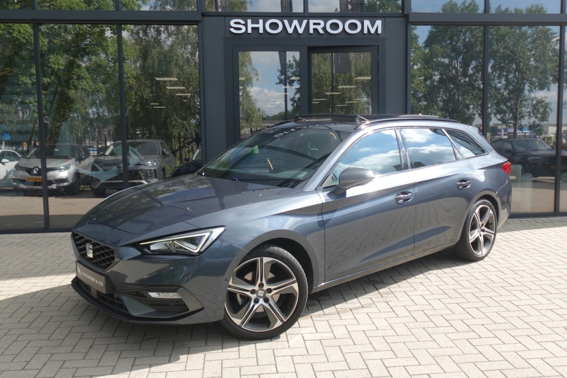 SEAT Leon Sportstourer 1.5 TSI FR PANO KEYLESS CAM VOL', Stof, Zwart, 4 cilinders, 150 pk
