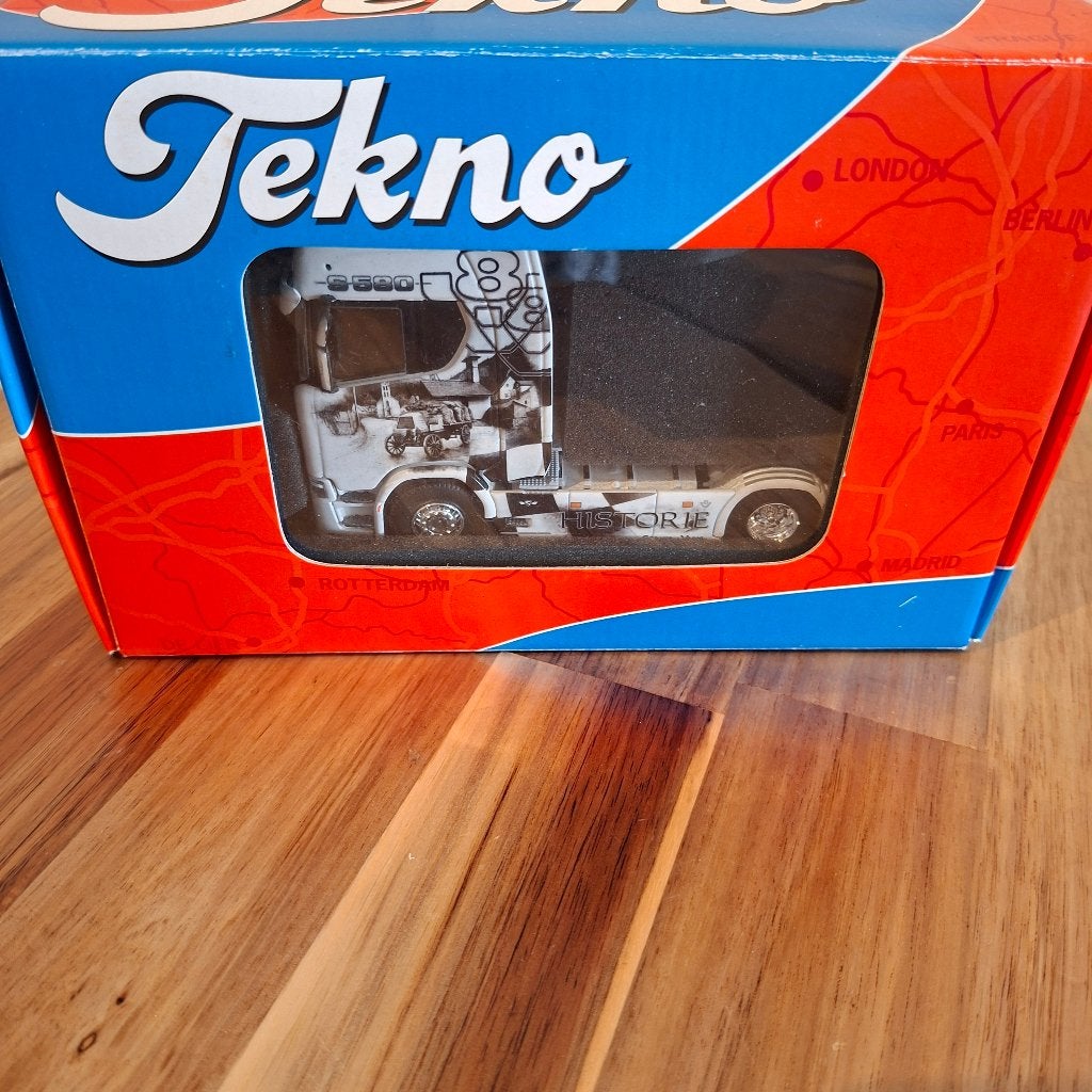 Tekno Scania Bocan TRUCK 4 X2 V8 S 580 SCANIA-VABIS HISTORIE, Hobby en Vrije tijd, Modelauto's | 1:50, Ophalen of Verzenden, Nieuw