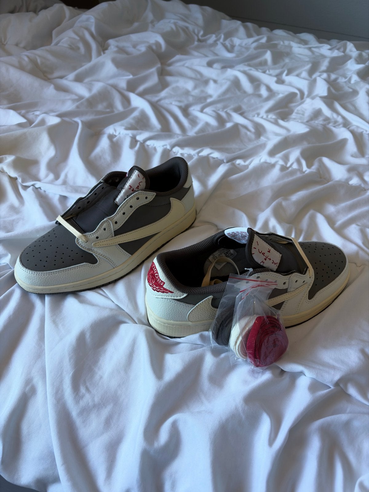 Nike Air Jordan 1 Low Travis Scott Reverse Mocha, Kleding | Heren, Schoenen, Bruin, Verzenden, Nieuw, Sneakers of Gympen