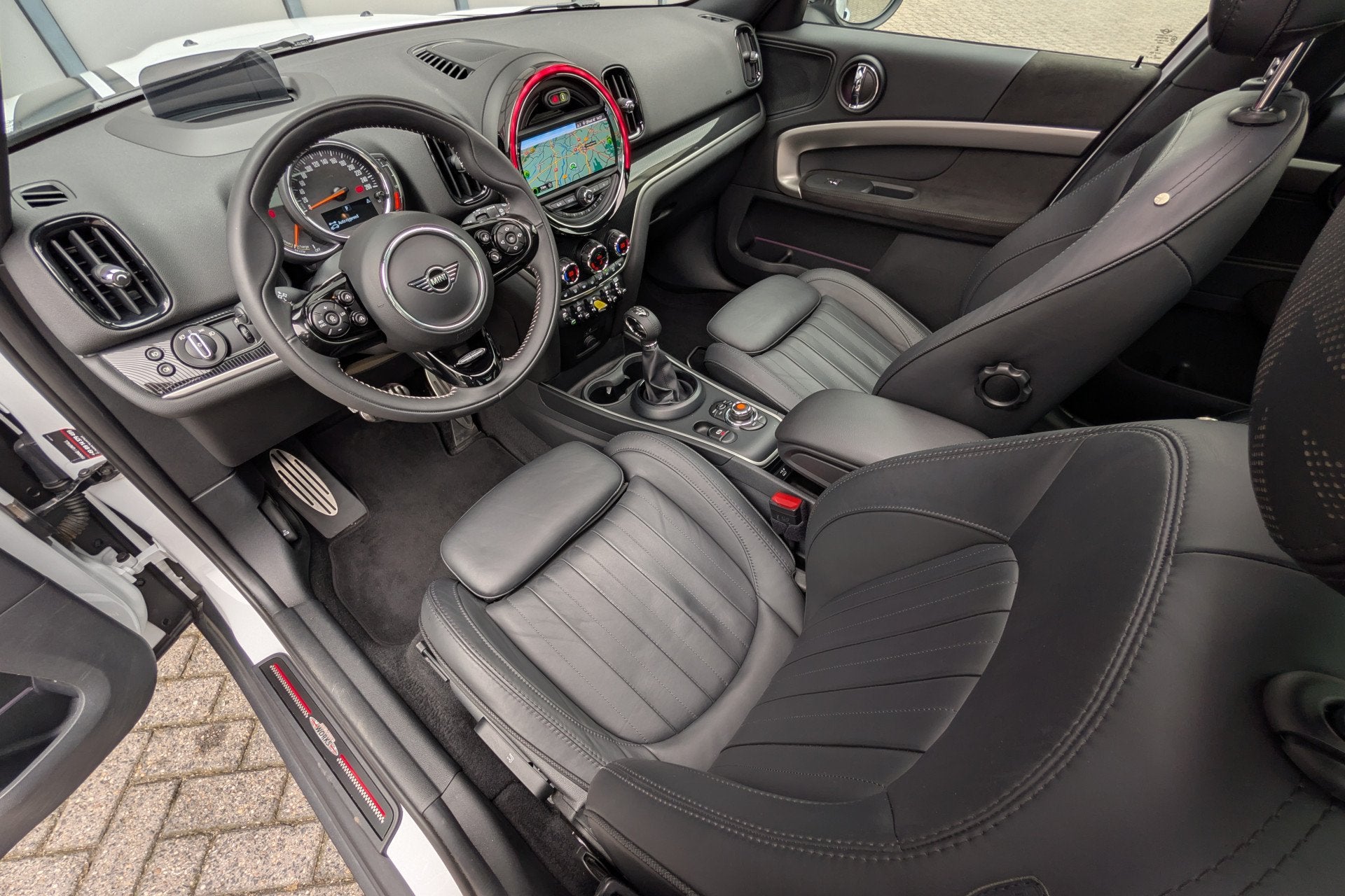 MINI Countryman 1.5 Cooper SE ALL4 PHEV Chili JCW Panorama H, Automaat, Gebruikt, Met garantie (alle), Wit
