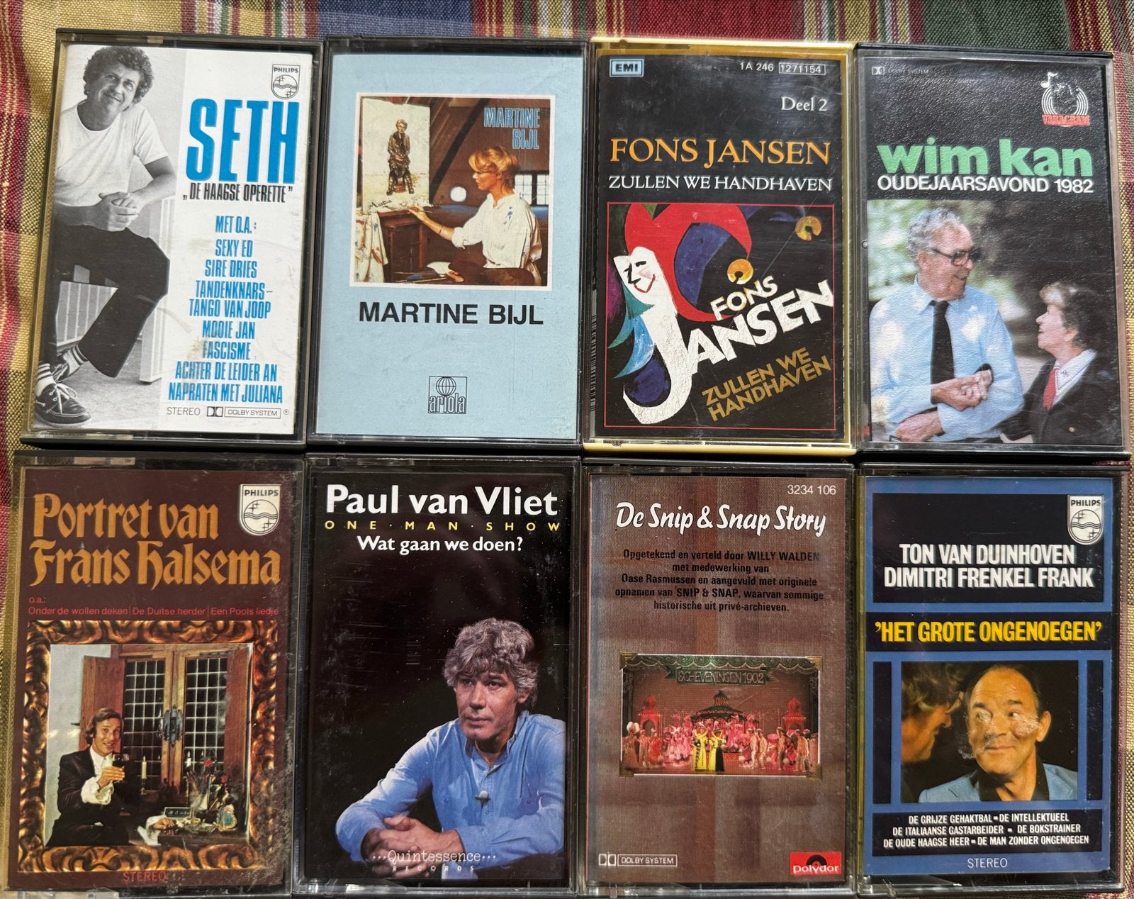 Cabaretkoffer vol cassettes: Wim Kan, Paul van Vliet e.a., Ophalen of Verzenden, Gebruikt, Boxset, Inclusief doosje
