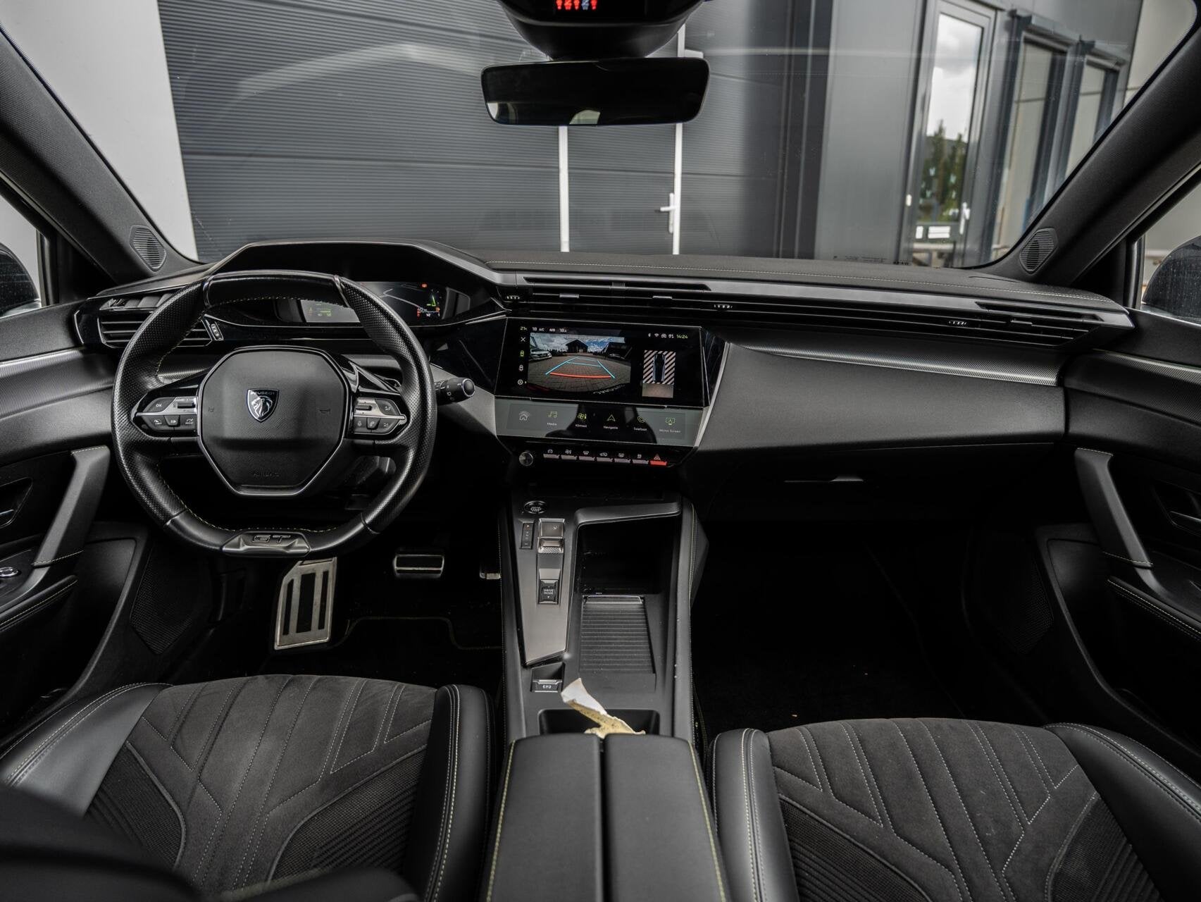 Peugeot 308 1.2 PureTech GT Sfeer|Adapt Cruise|Cam|BOMVOL!, Auto's, 1263 kg, 1199 cc, Zwart, Bedrijf