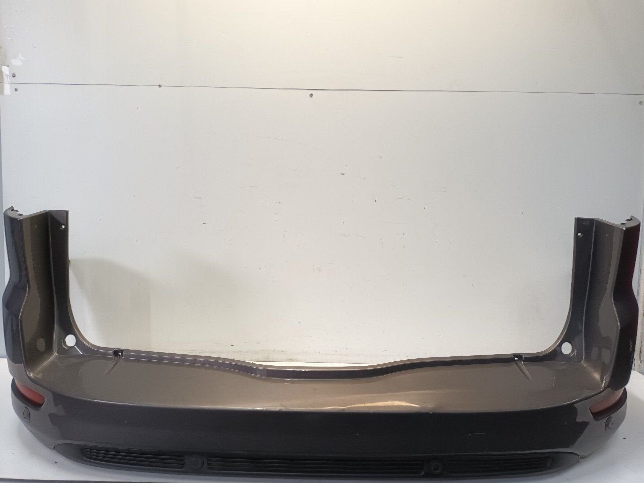 Bumper achter Ford Mondeo, Onderdelen@venauto.nl, Van der Ven Autorecycling B.V., Gebruikt, Ettenseweg 76, 4706 PB Roosendaal, The Netherlands