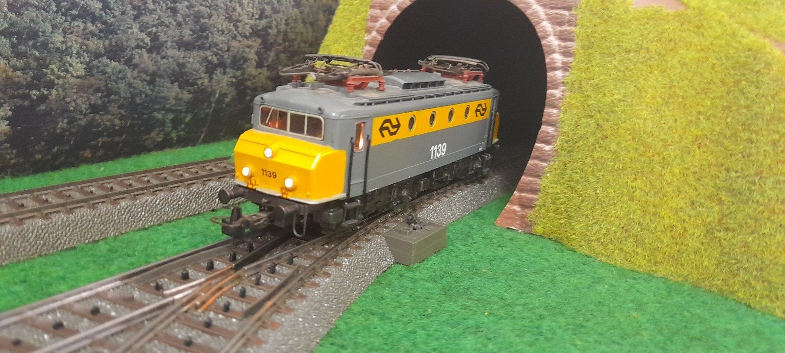 Marklin 3324 Digitale NS Botsneus 1139 in goede staat in ovp, Wisselstroom, Locomotief, Ophalen of Verzenden, Märklin