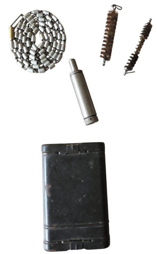 duitse ww2 k98 schoonmaak setje met nummer 64, Verzamelen, Ophalen of Verzenden, Duitsland