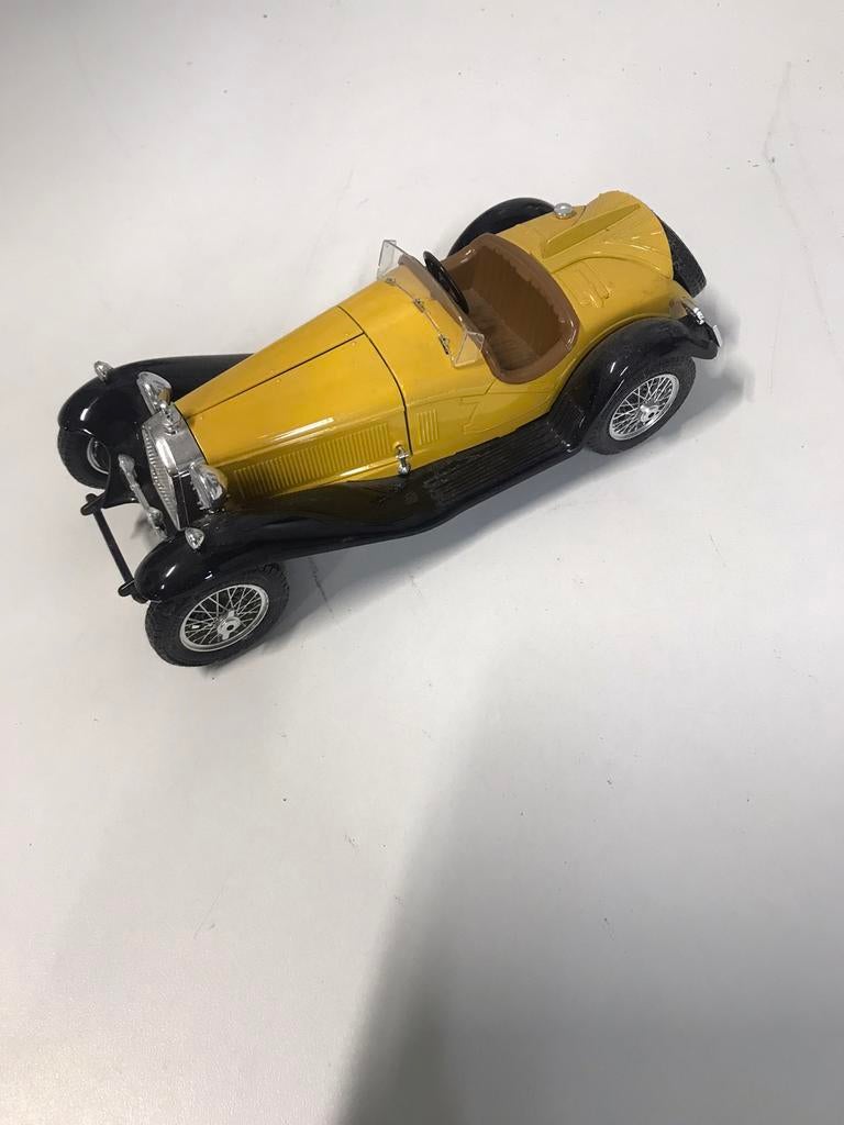 Alfa Romeo 2300 Spider 1:18, Ophalen, Zo goed als nieuw, Bburago