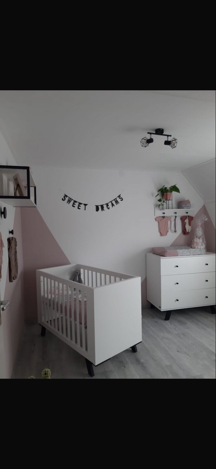 Complete babykamer set: ledikant, commode en kledingkast, Kinderen en Baby's, Kinderkamer | Complete kinderkamers, Ophalen, Gebruikt