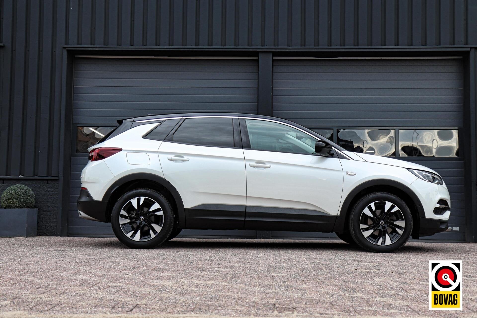 Opel Grandland X 1.2 Turbo Ultimate |LED|PANODAK|STOELVERW.|, Voorwielaandrijving, Gebruikt, Euro 6, 1199 cc