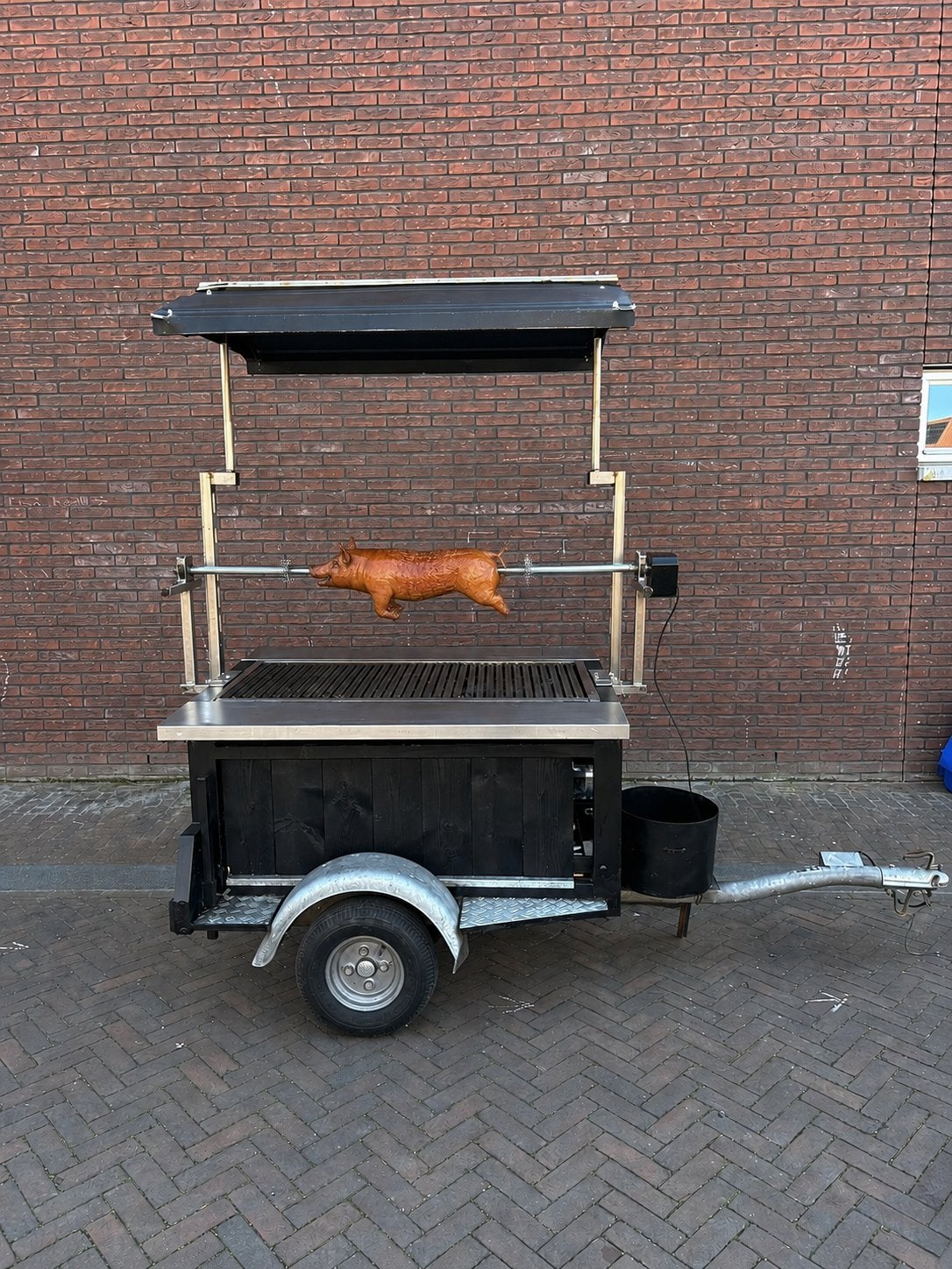 BBQ AANHANGER TE HUUR, Ophalen, Zo goed als nieuw