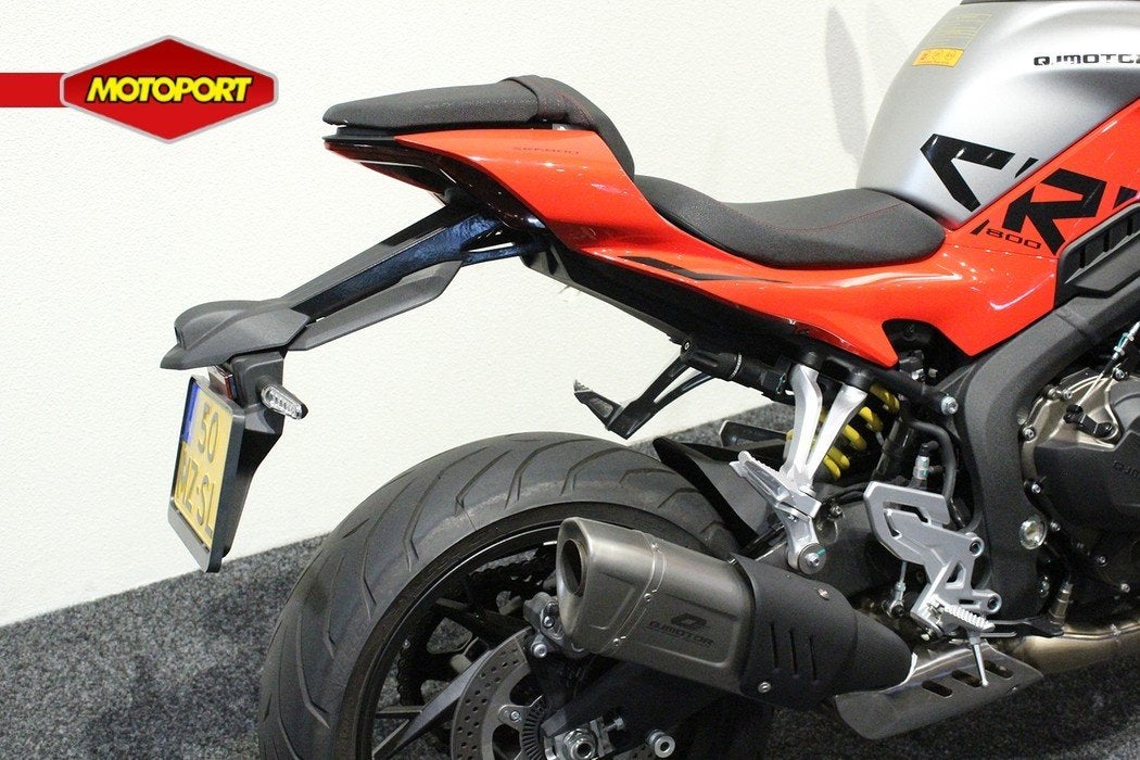 QJMOTOR SRK 800, QJMOTOR, Naked bike, Gebruikt, Bedrijf