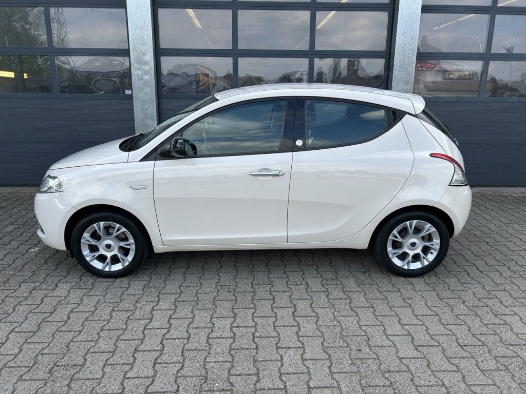 Lancia Ypsilon 0.9 Turbo TwinAir 90pk Opening Edition, Stof, Wit, Origineel Nederlands, 84 pk