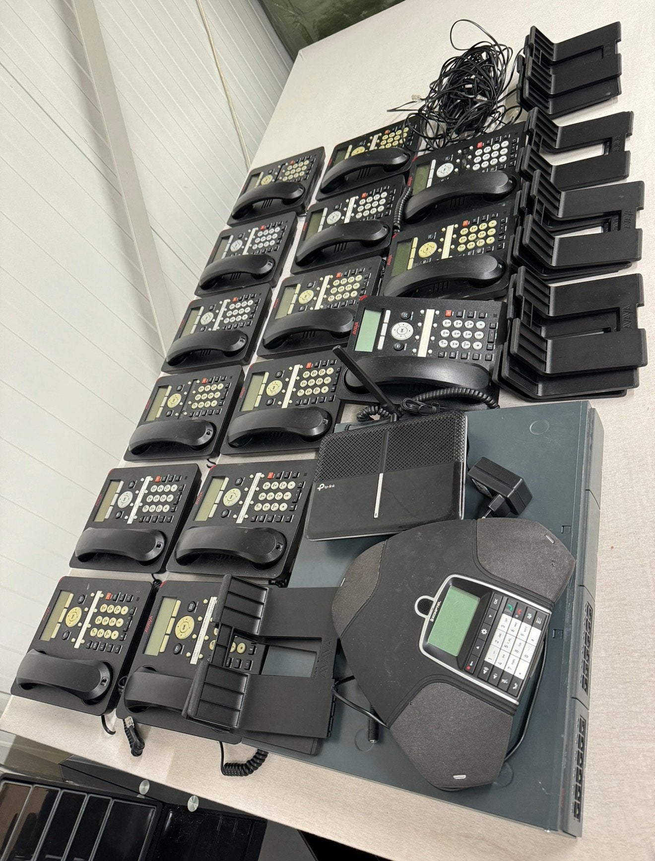 XL Kantoor SET - Avaya ip500 v2 konftel 300Mx 15x telefoon, Ophalen of Verzenden, Zo goed als nieuw, H, H