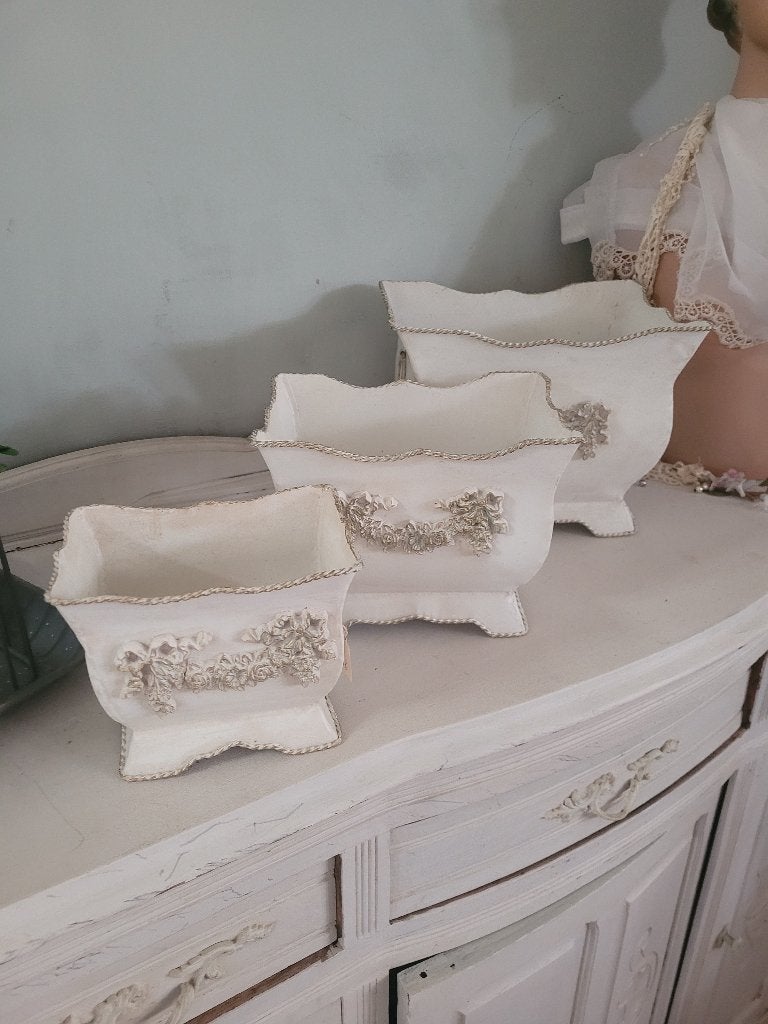 Nieuwe metalen barokke bloempotten  voor binnen vanaf 9.95, 25 tot 40 cm, Heikant 21 Kaatsheuvel, Belle Vieille Brocante, Ophalen of Verzenden
