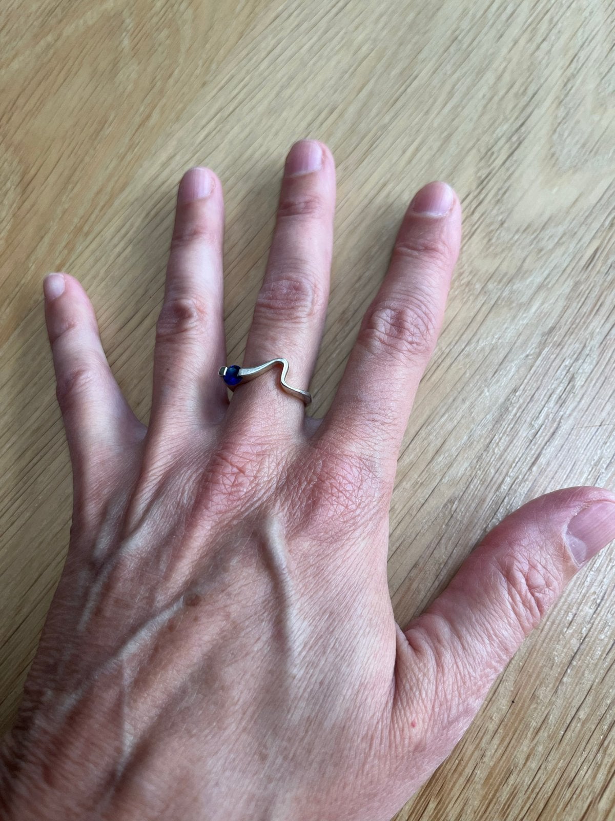 Zilveren ring met blauwe steen, maat 18 mm, 18 tot 19, Gebruikt, Ophalen of Verzenden, Dame of Heer