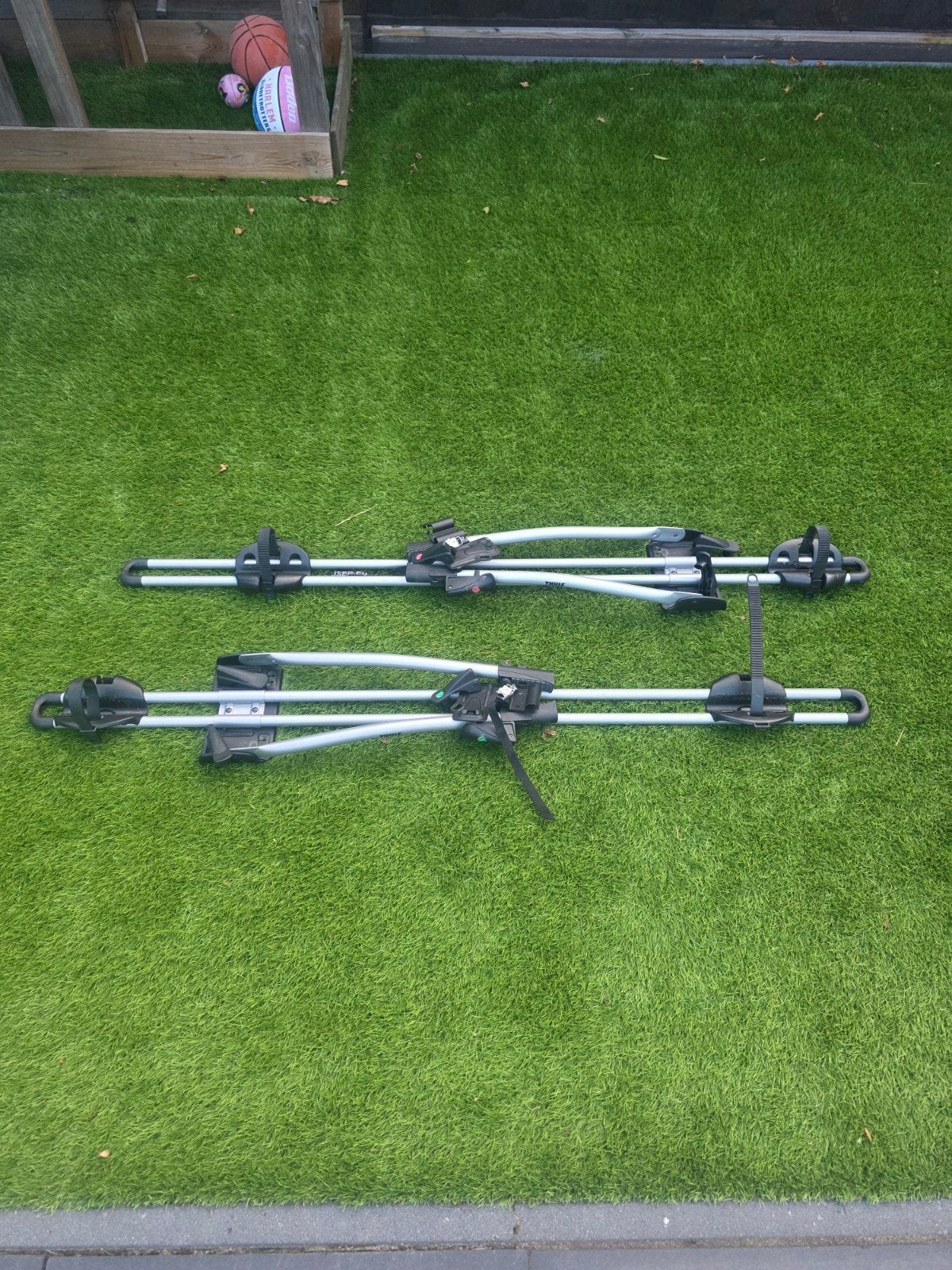 Thule fietsendrager freeride  (2 stuks), Ophalen, 2 fietsen, Gebruikt, Dakdrager