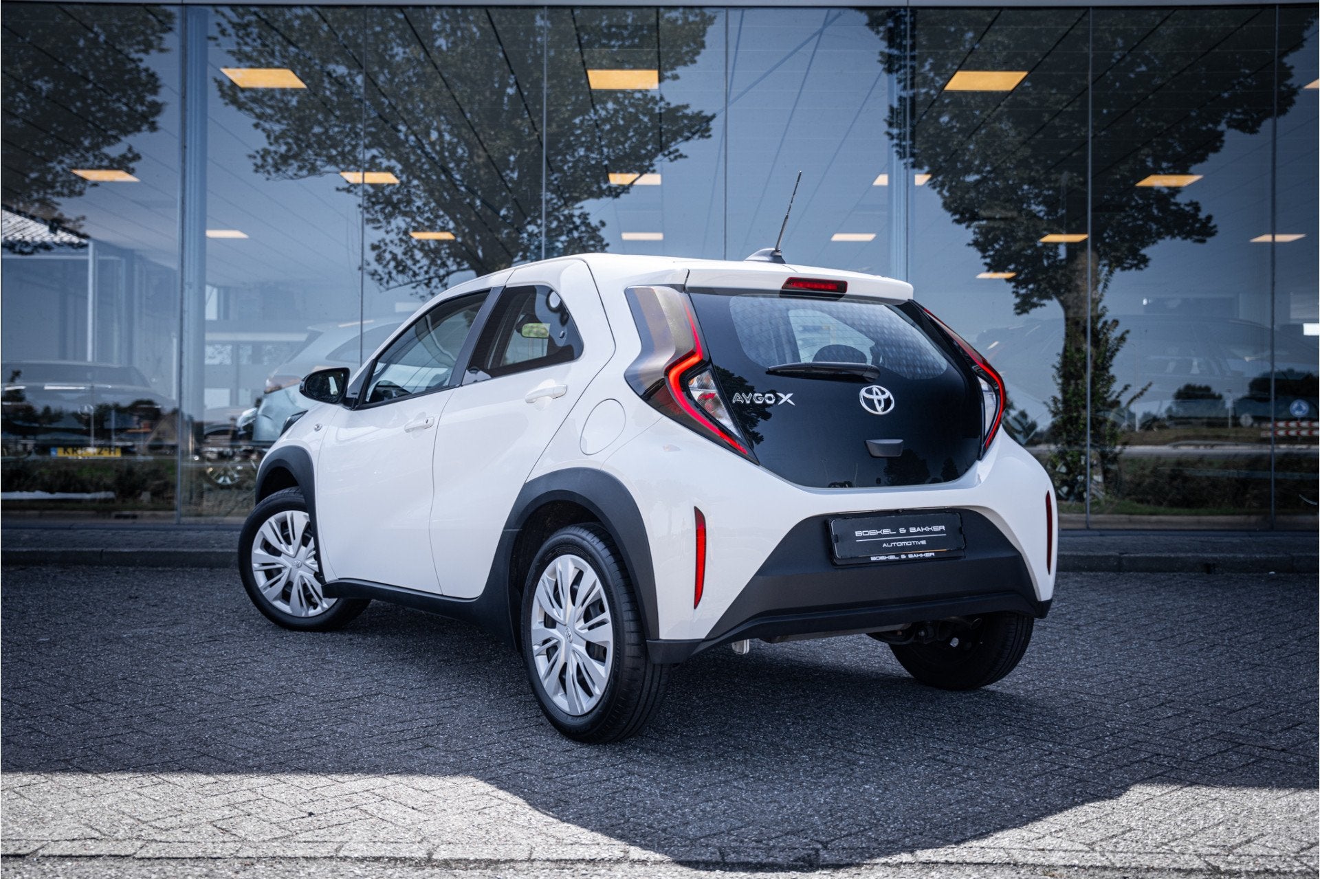 Toyota Aygo X 1.0 VVT-i S-CVT Play * Camera * Automaat * Car, Auto's, 12 maanden, Stof, Gebruikt, 4 stoelen