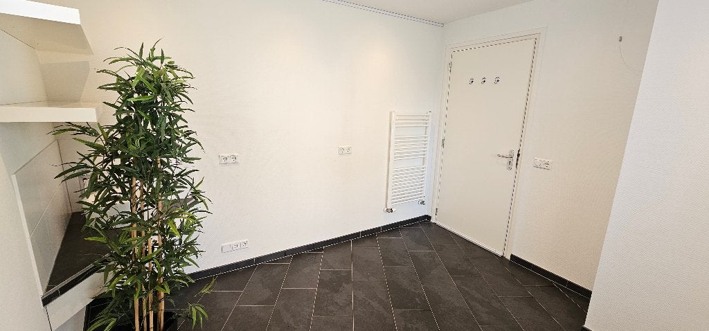 Kantoor-/praktijkruimte te huur – ruim 50 m² – €895 p/m, Zakelijke goederen, 50 m², Huur, Praktijkruimte