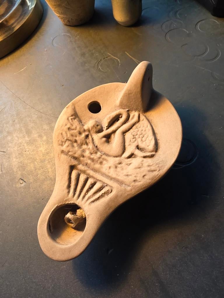Terracotta olielamp, Antiek en Kunst, Antiek | Keramiek en Aardewerk, Ophalen of Verzenden