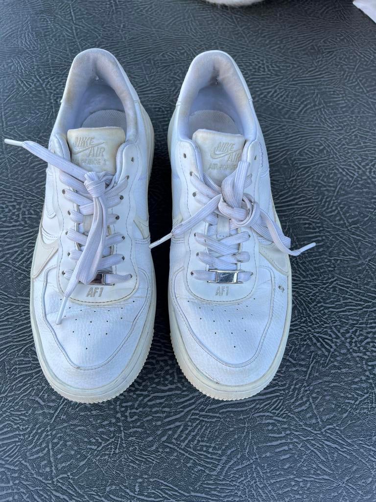 Witte Nike Air Force 1 Sneakers - Gedragen maat 41, Ophalen of Verzenden, Gedragen, Wit, Sneakers of Gympen