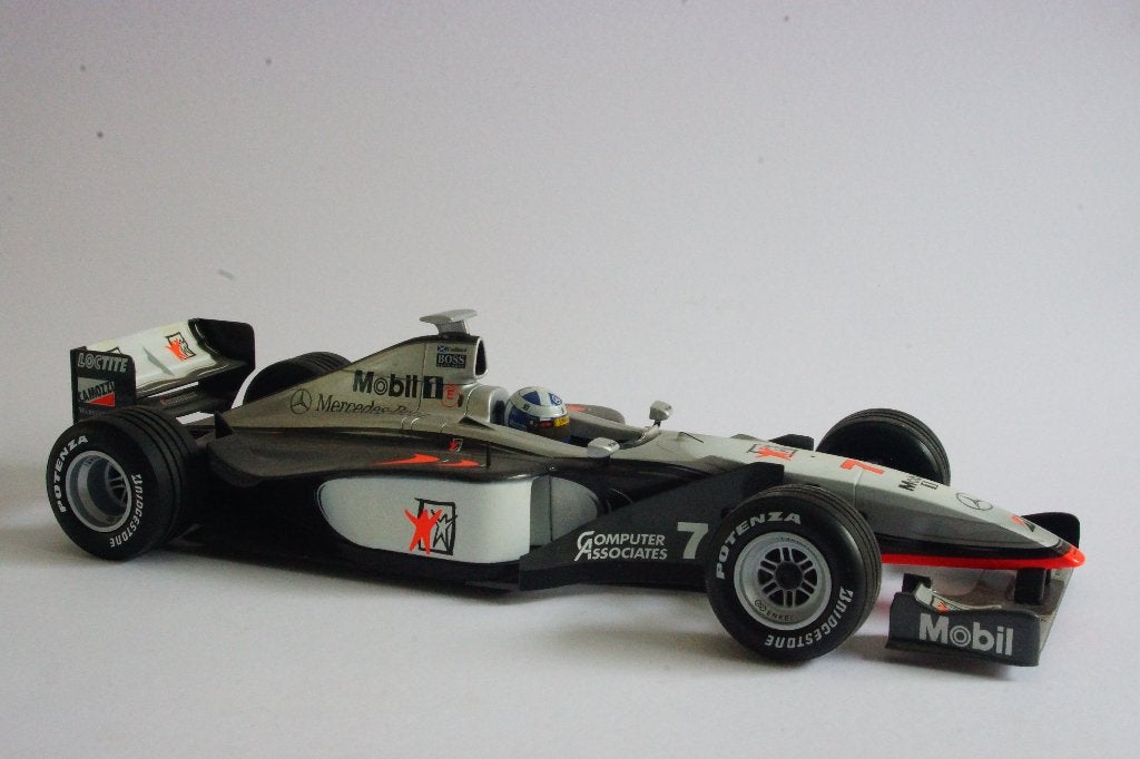 Minichamps / Hotwheels 1:18 McLaren Mercedes F1, Hobby en Vrije tijd, Modelauto's | 1:18, Ophalen of Verzenden, Zo goed als nieuw