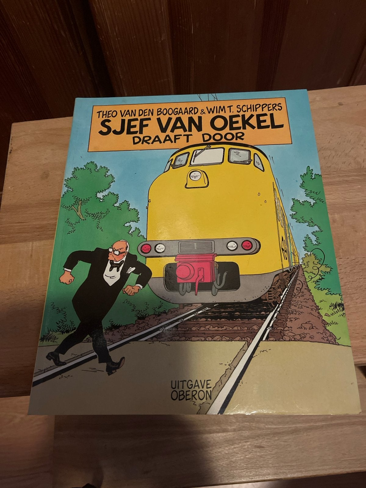 Sjef van Oekel Draaft Door - Theo van den Boogaard, Boeken, Eén stripboek, Ophalen, Zo goed als nieuw