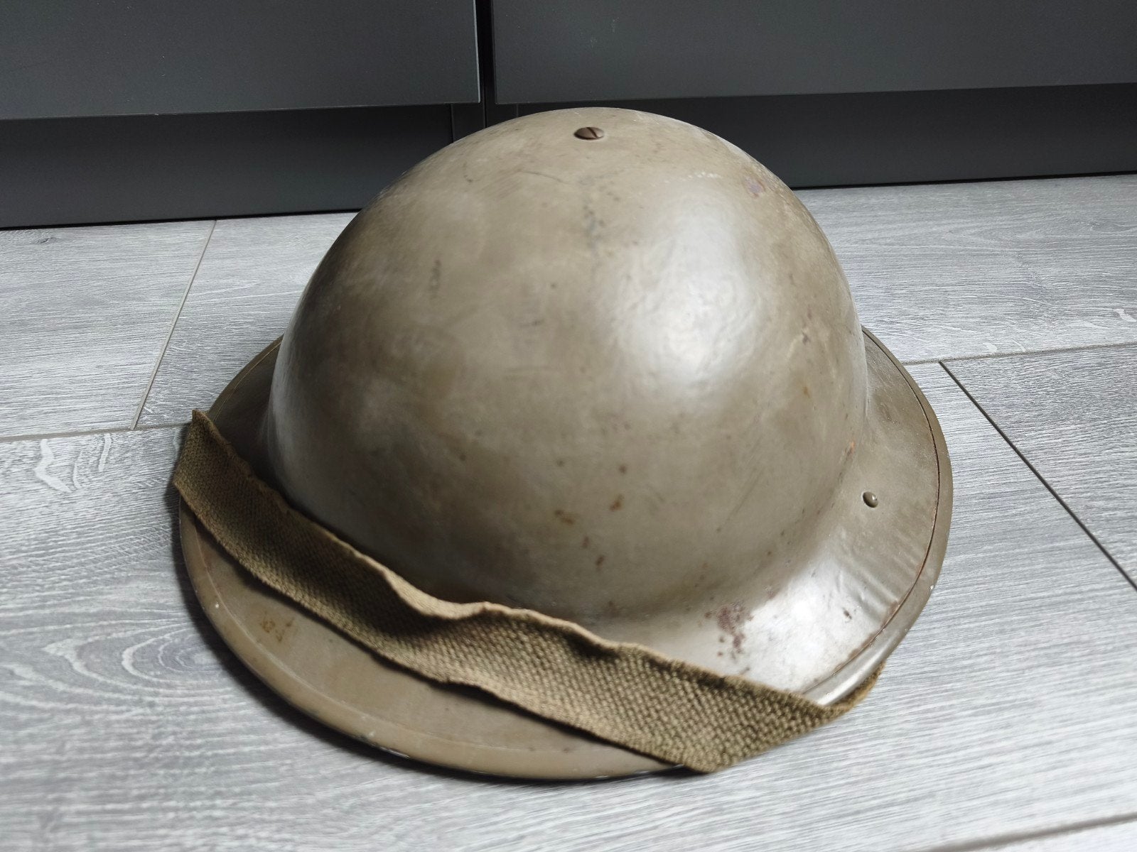 Britse WW2 brodie helm F&L 1942, Verzamelen, Militaria | Tweede Wereldoorlog, Ophalen of Verzenden, Engeland, Helm of Baret