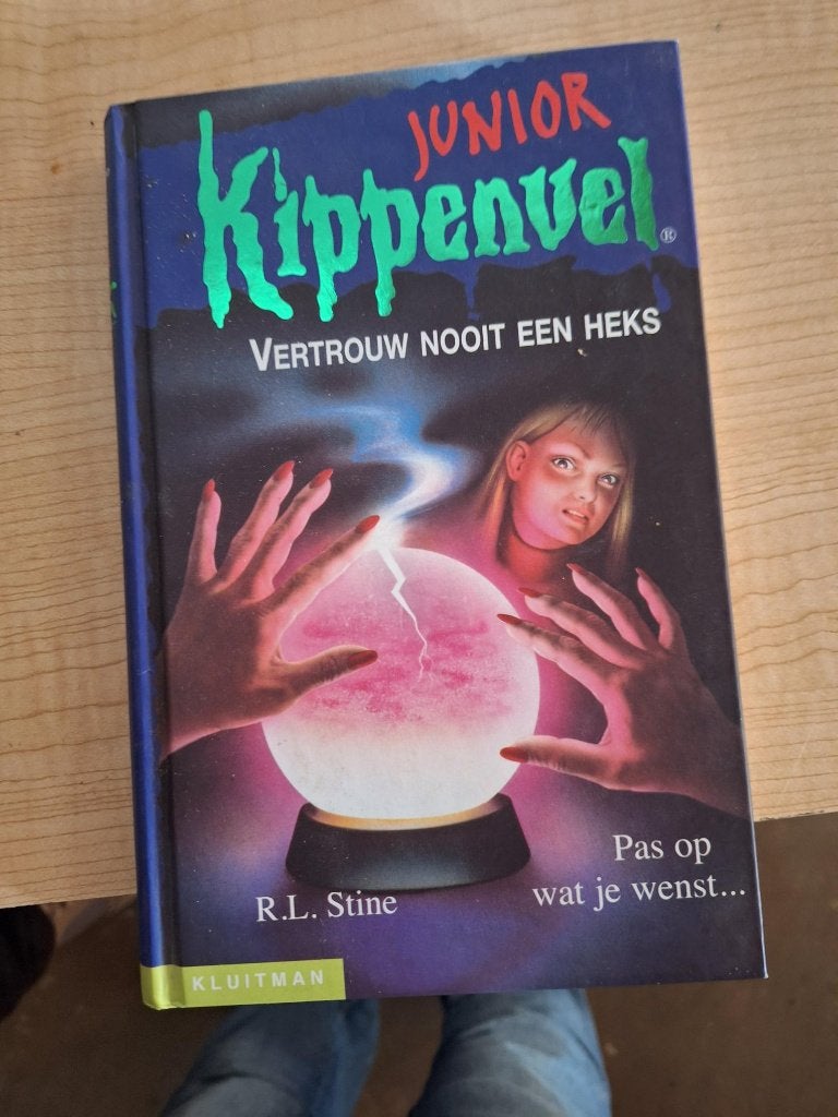 boek vertrouw nooit een heks -kippenvel junior-, Ophalen of Verzenden, Zo goed als nieuw, Fictie algemeen