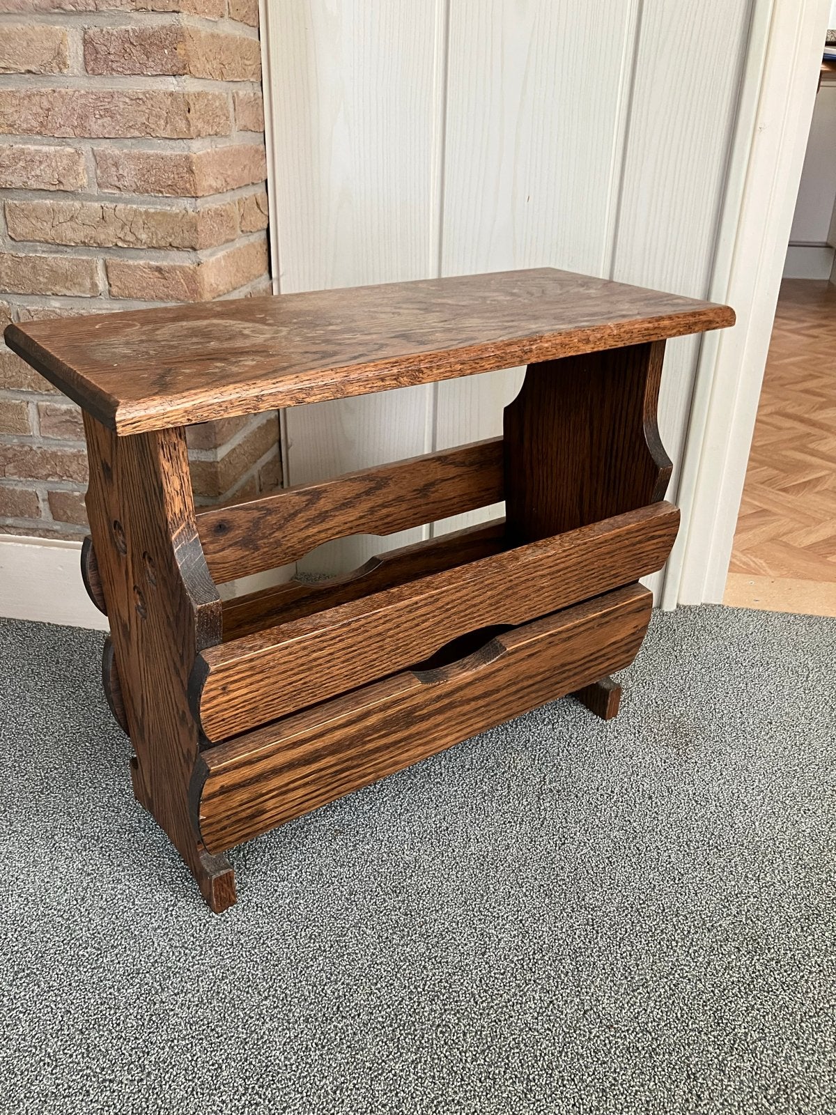 Houten bijzettafel met lectuurbak - Vintage, Meerdere vakken, Gebruikt, Hout, Bijzettafel met lectuurbak