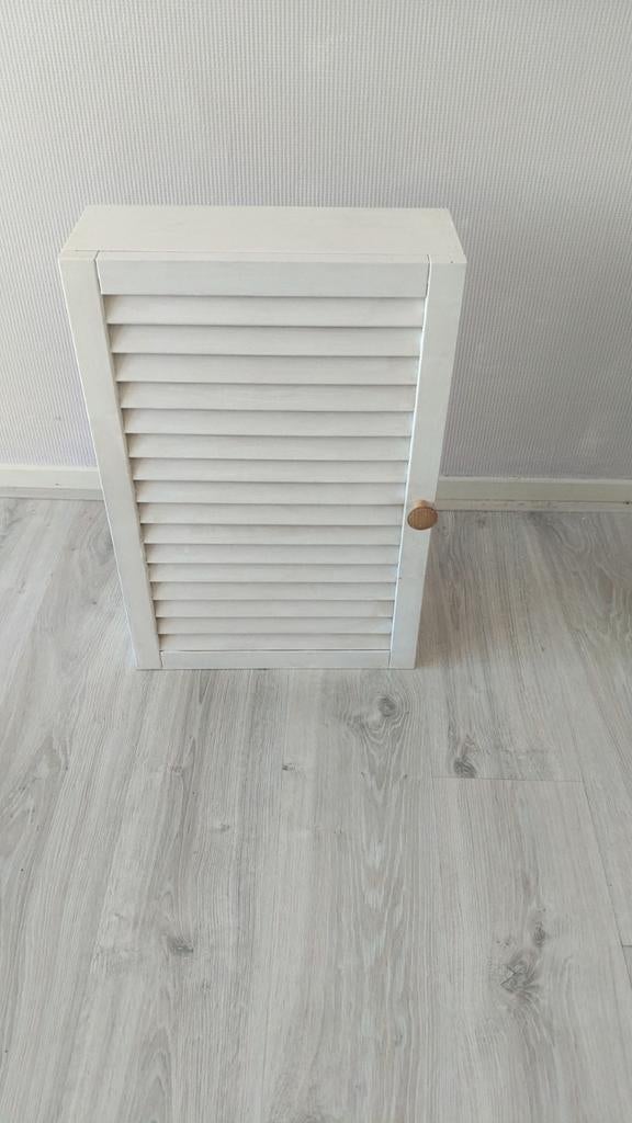 Wit medicijnkastje met louvredeur, Ophalen of Verzenden, Gebruikt