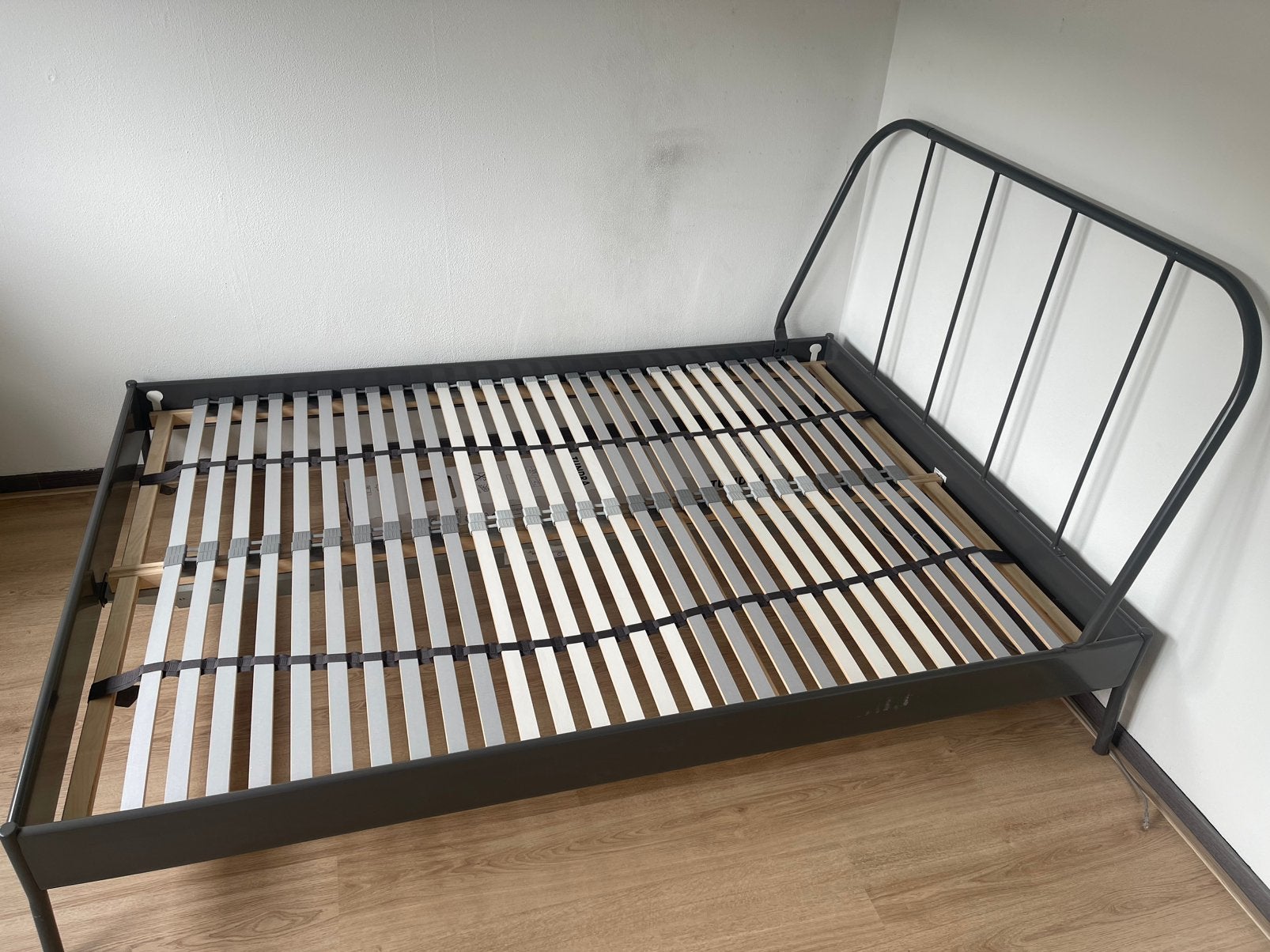 Metalen bed 140 x200, Huis en Inrichting, Slaapkamer | Bedden, Ophalen, Gebruikt, 140 cm, 200 cm