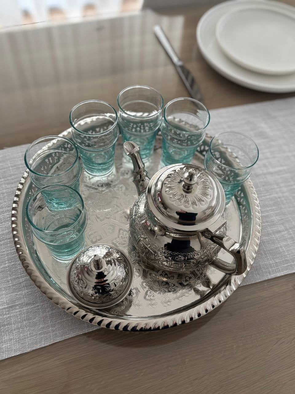 Theeservies met Marokkaanse theepot inc. Dienblad en glazen, Ophalen of Verzenden, Nieuw