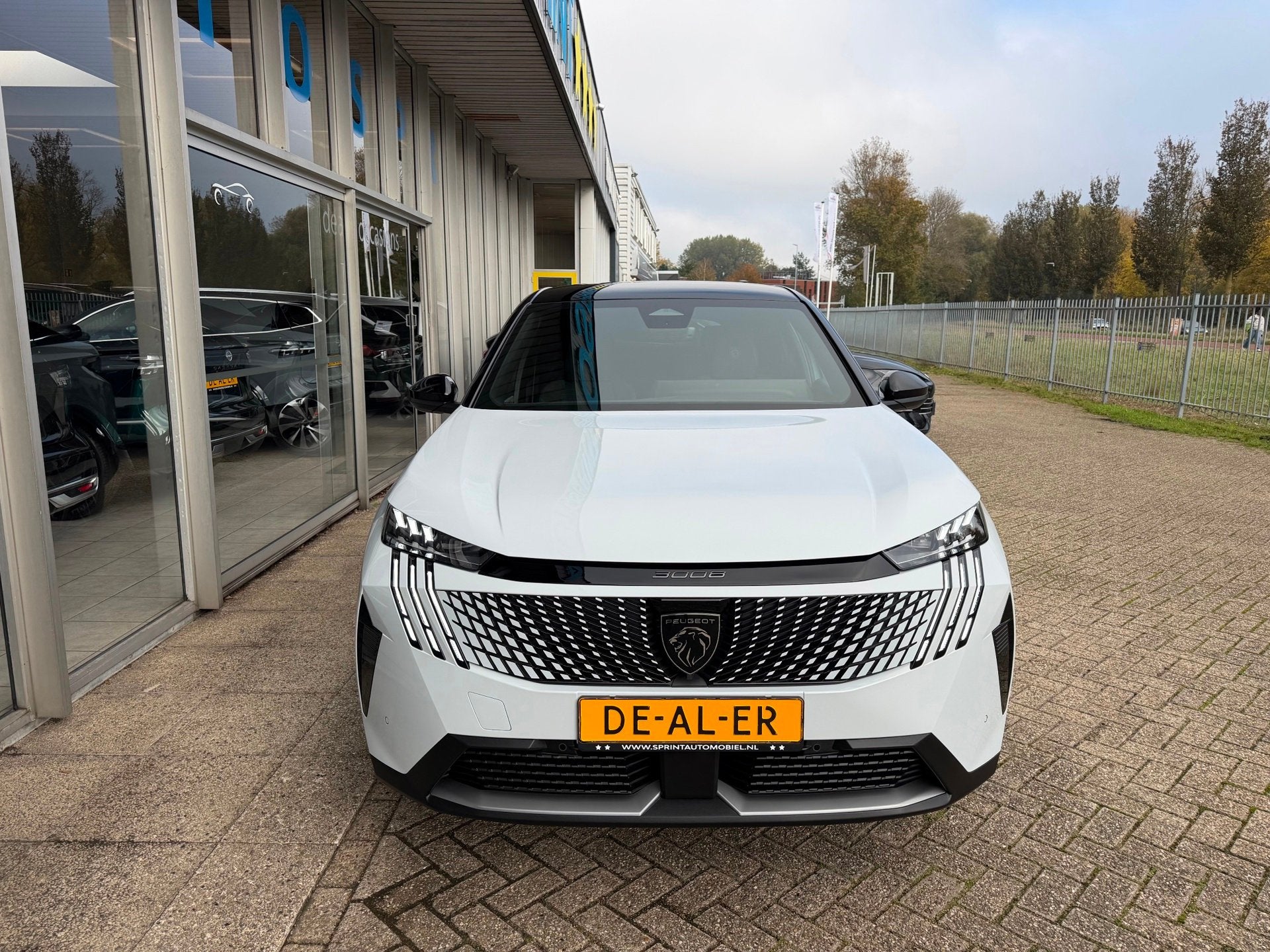 Peugeot 3008 1.2 Hybrid 145 GT CAMERA , NAViGATIE, Auto's, 145 pk, Gebruikt, Zwart, 1199 cc