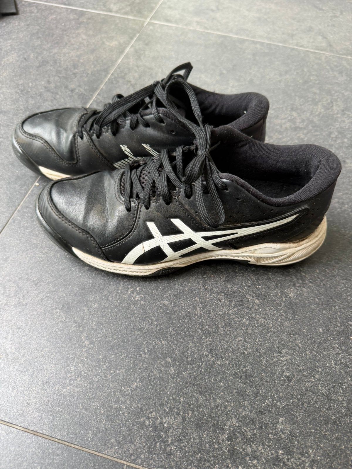 Asics hockeyschoenen maat 37, Sport en Fitness, Ophalen, Gebruikt, Schoenen
