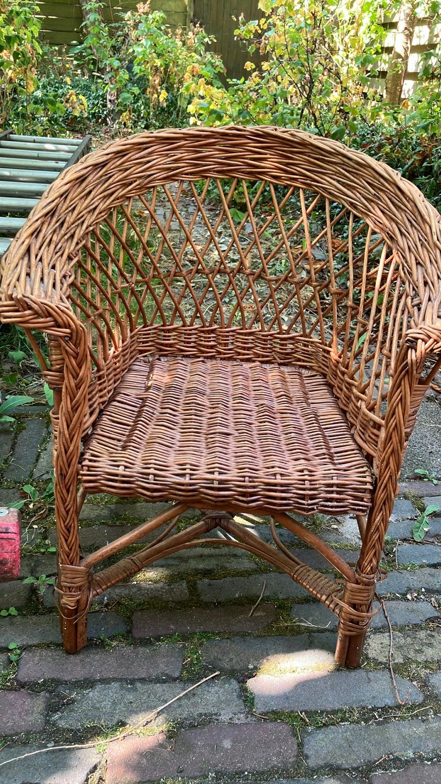 Set van 2 rieten stoelen: kinderstoel en grote blauwe stoel, Huis en Inrichting, Stoelen, Ophalen, Gebruikt, Twee, Blauw