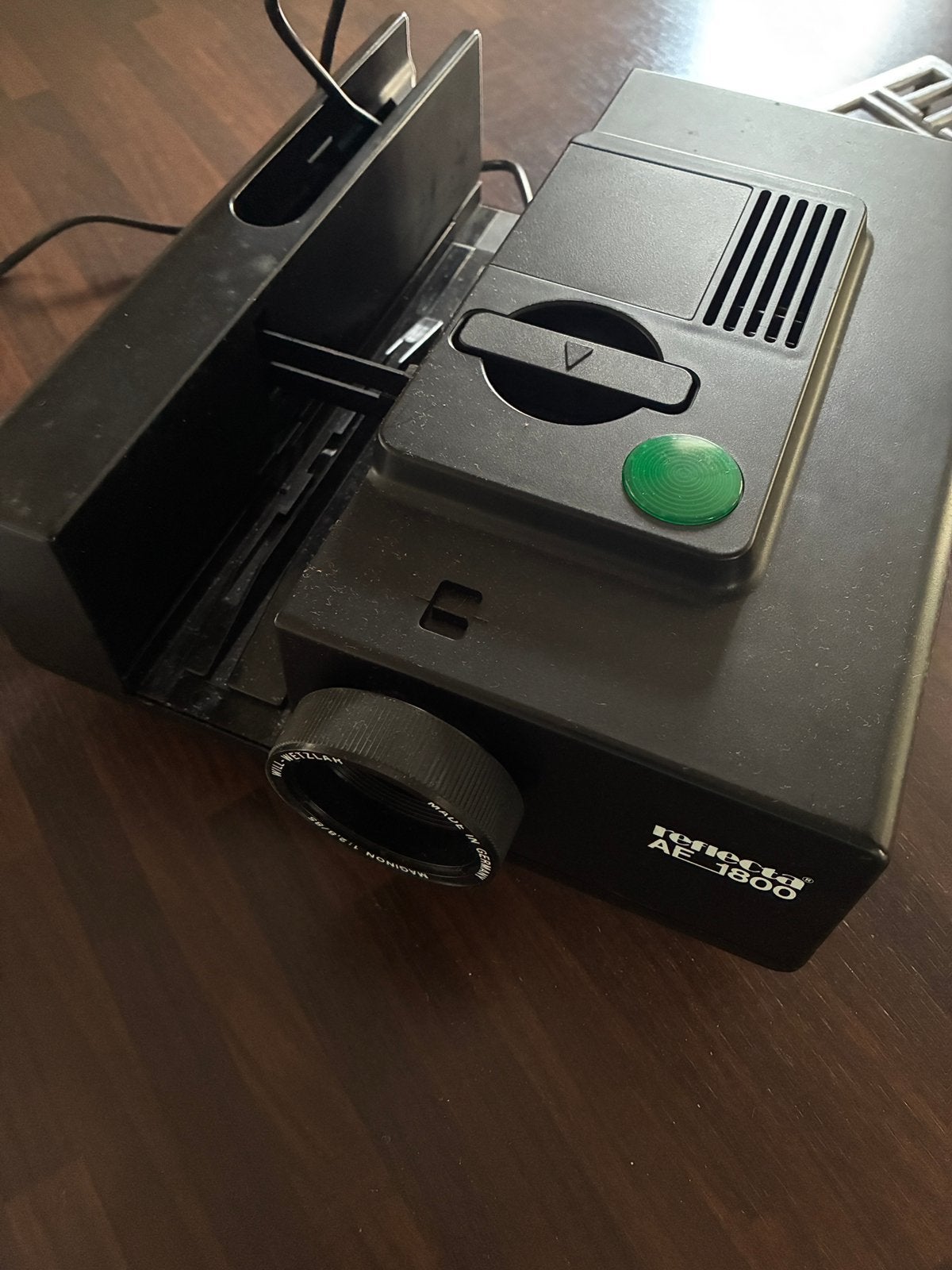Diaprojector Reflecta AF1800, Ophalen of Verzenden, Gebruikt, Met scherm