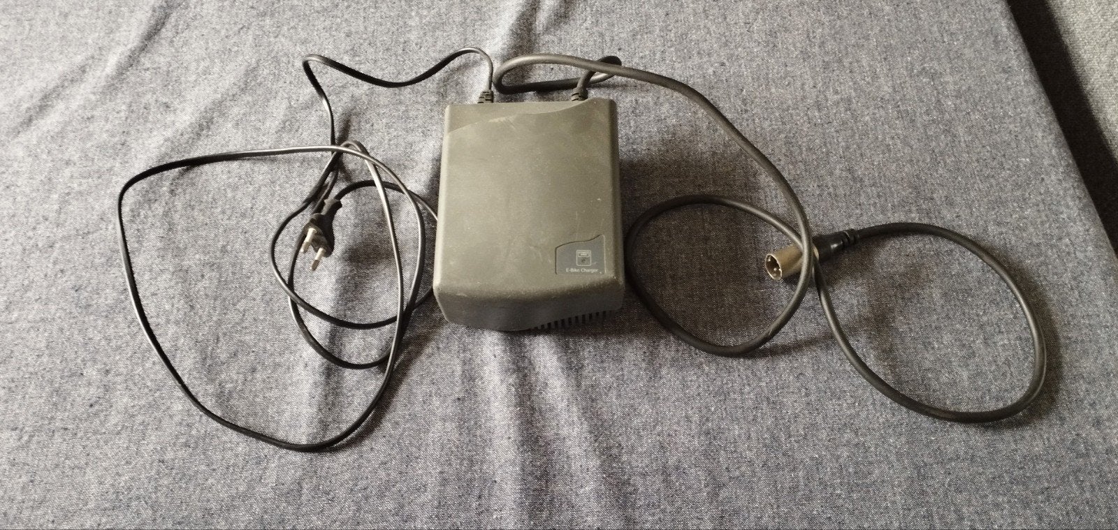 Acculader 24V 3 pins o.a voor Koga Batavus Sparta, Ophalen of Verzenden, Gebruikt