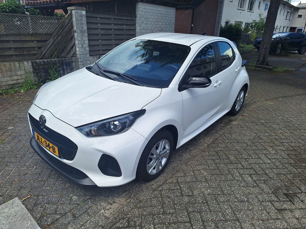 Mazda 2 Hybrid (Private Lease Overname), 450 kg, 4 cilinders, Metallic lak, 450 kg