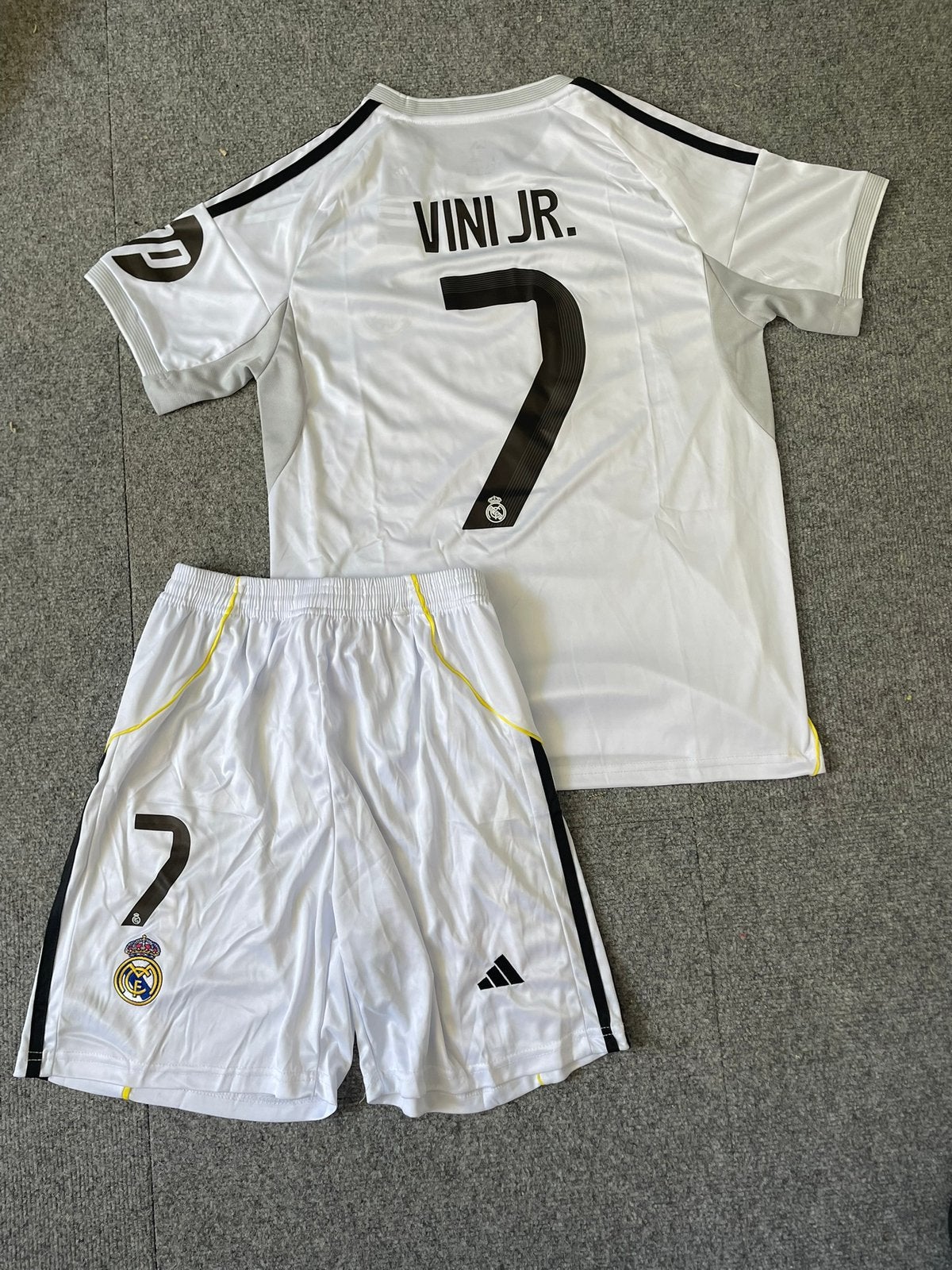 Vini JR. shirt, Ophalen of Verzenden, Zo goed als nieuw, Wit, Voetbal